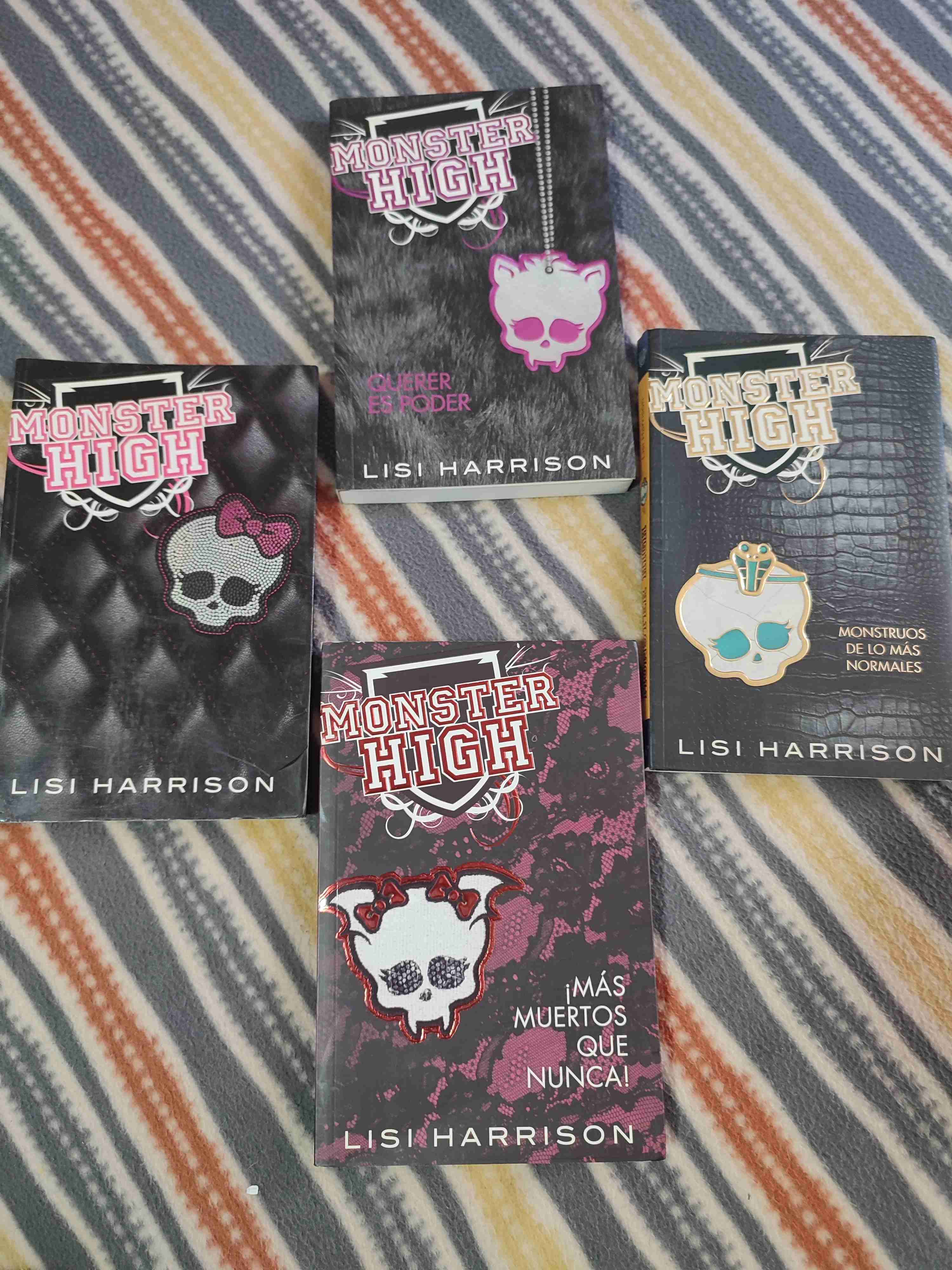Colección libros Monster High