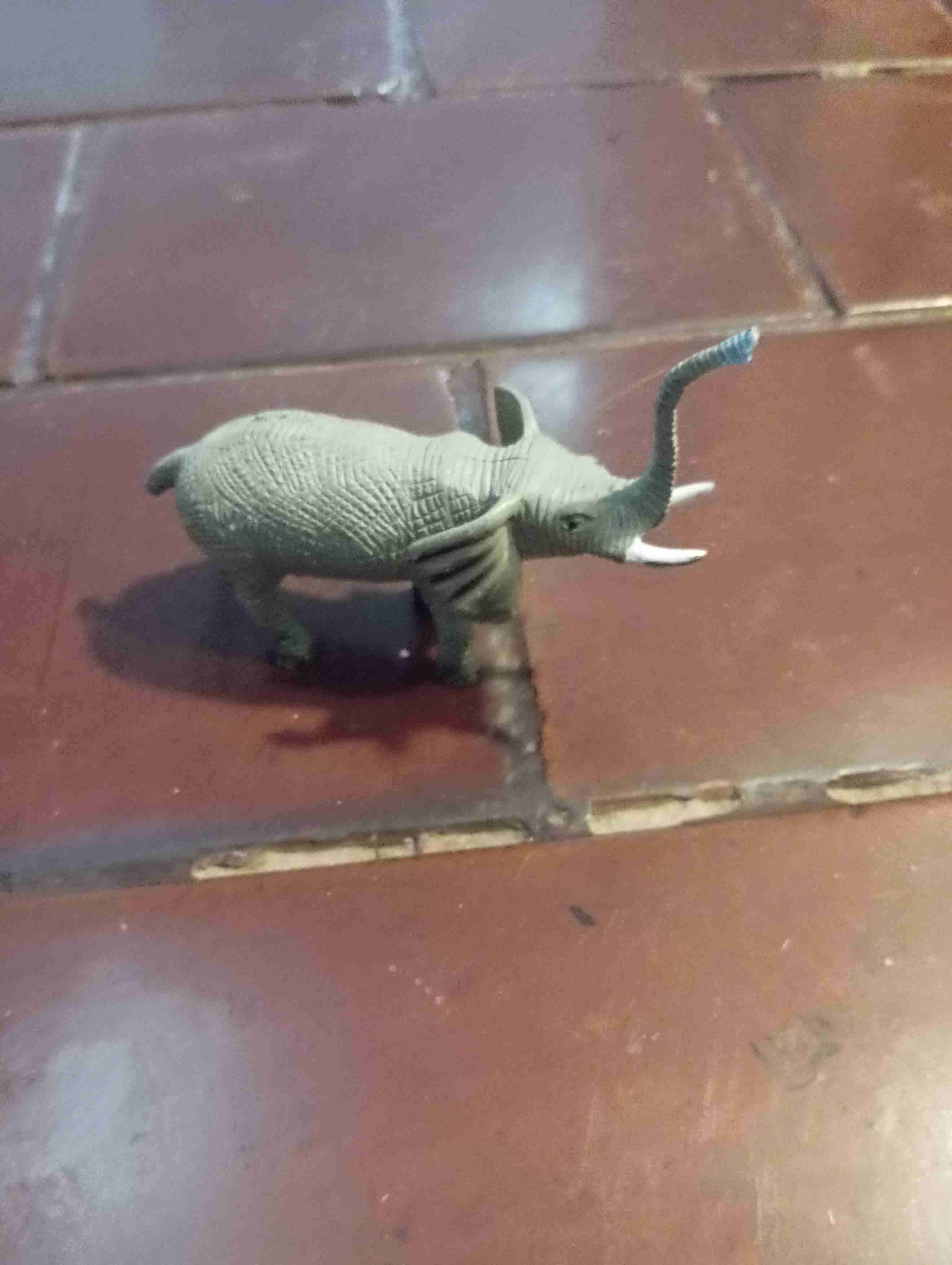 Figura de elefante pequeña