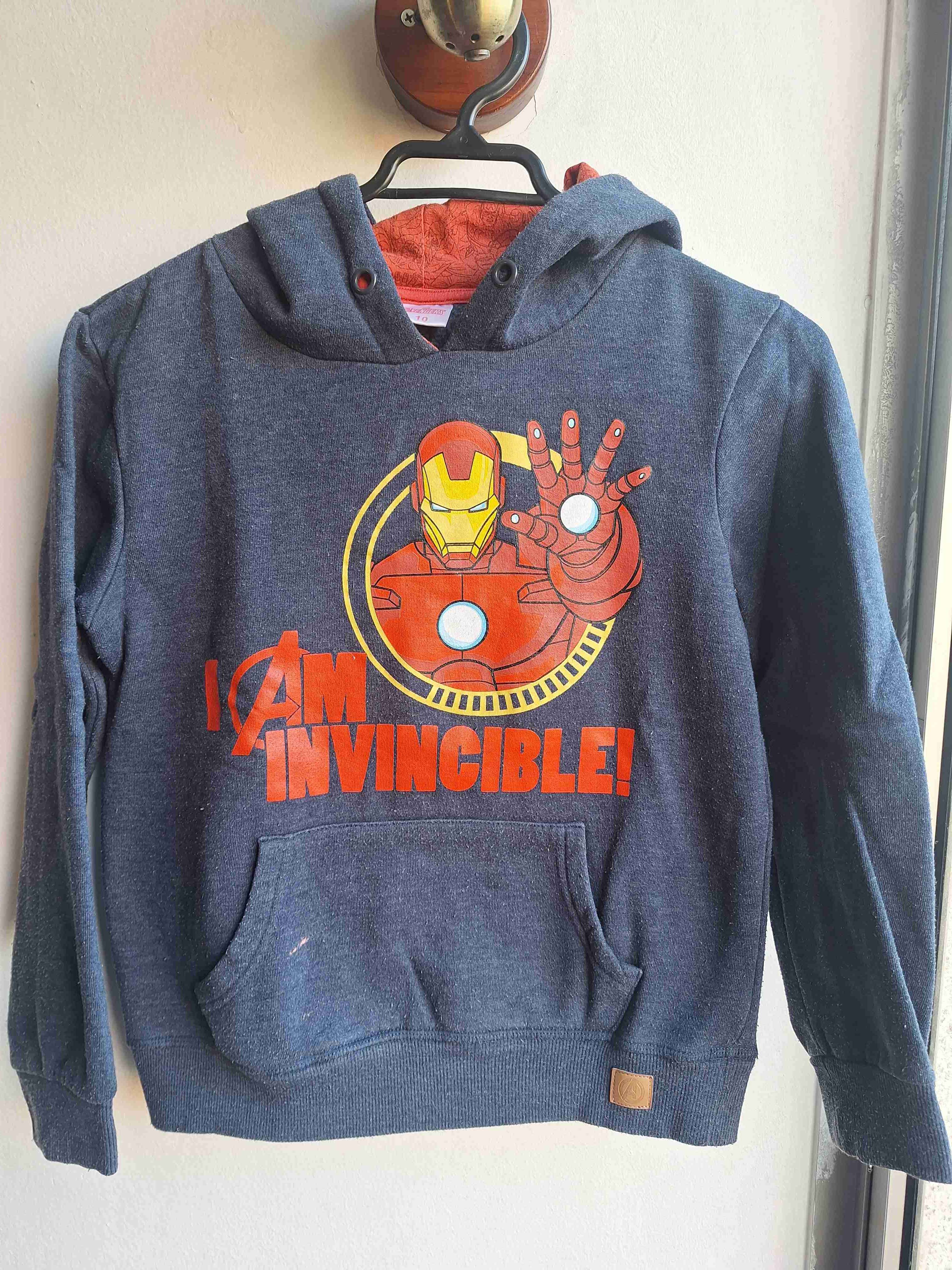 Polerón Iron Man azul con capucha