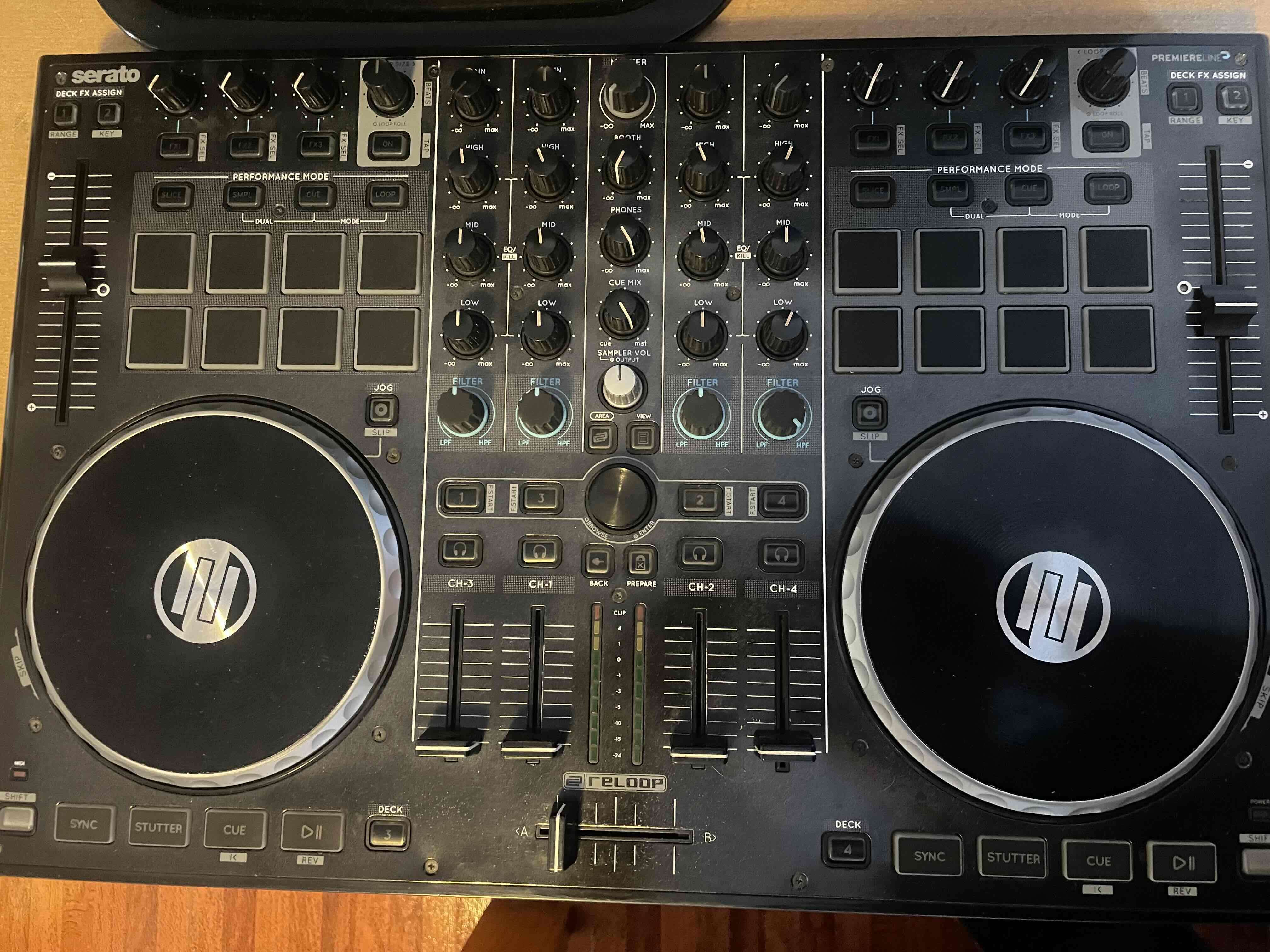 Controlador DJ Reloop Serato
