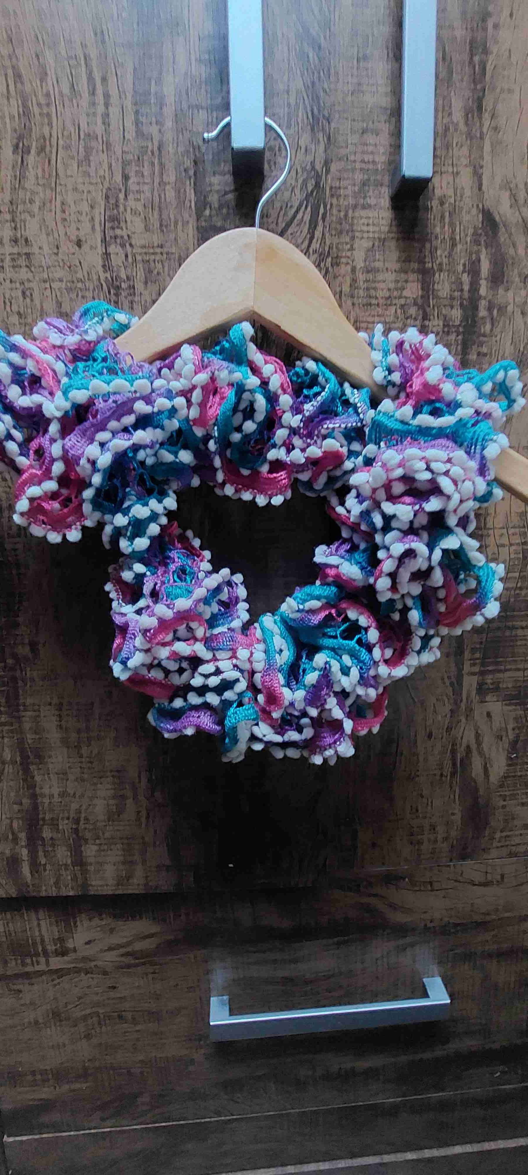 Bufanda de ganchillo colorida