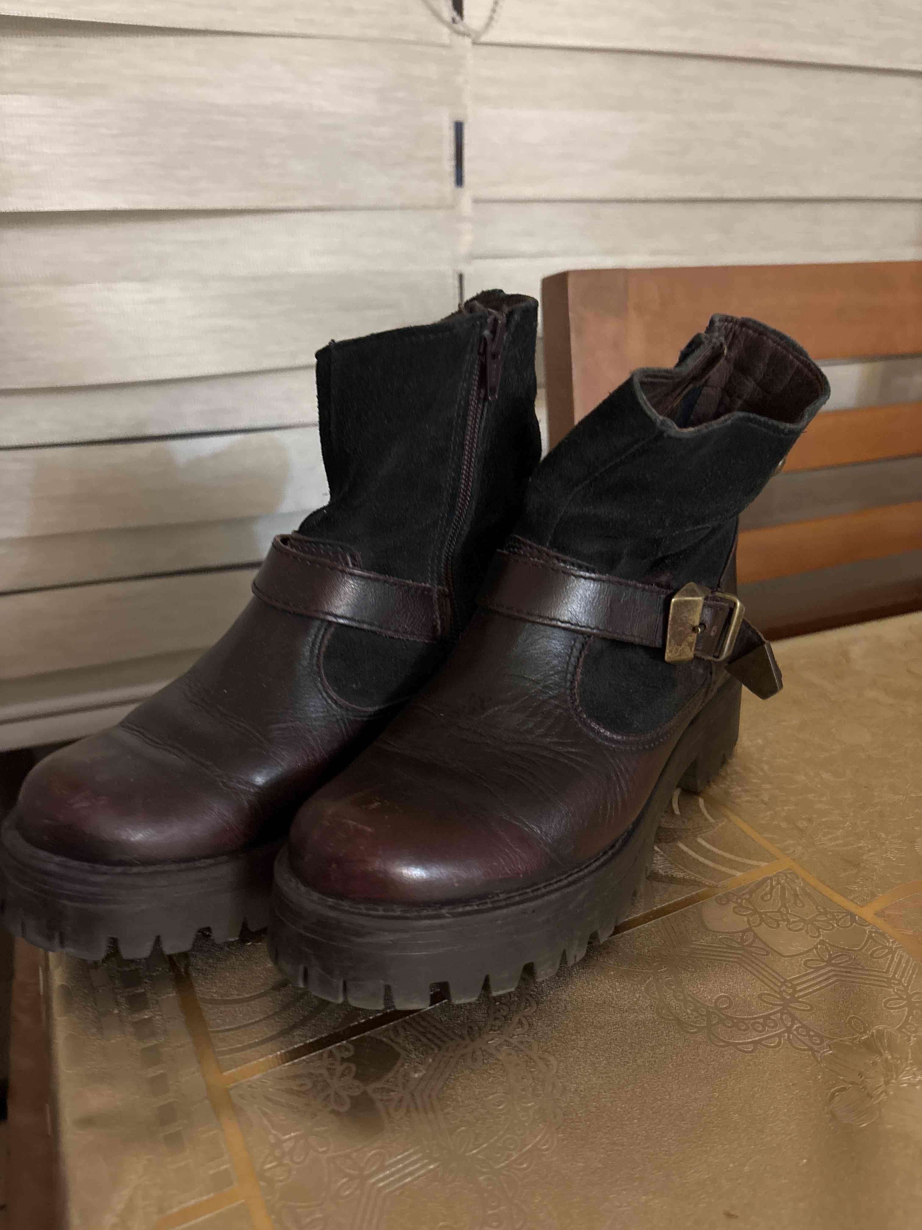 Botines negros de cuero hush puppies