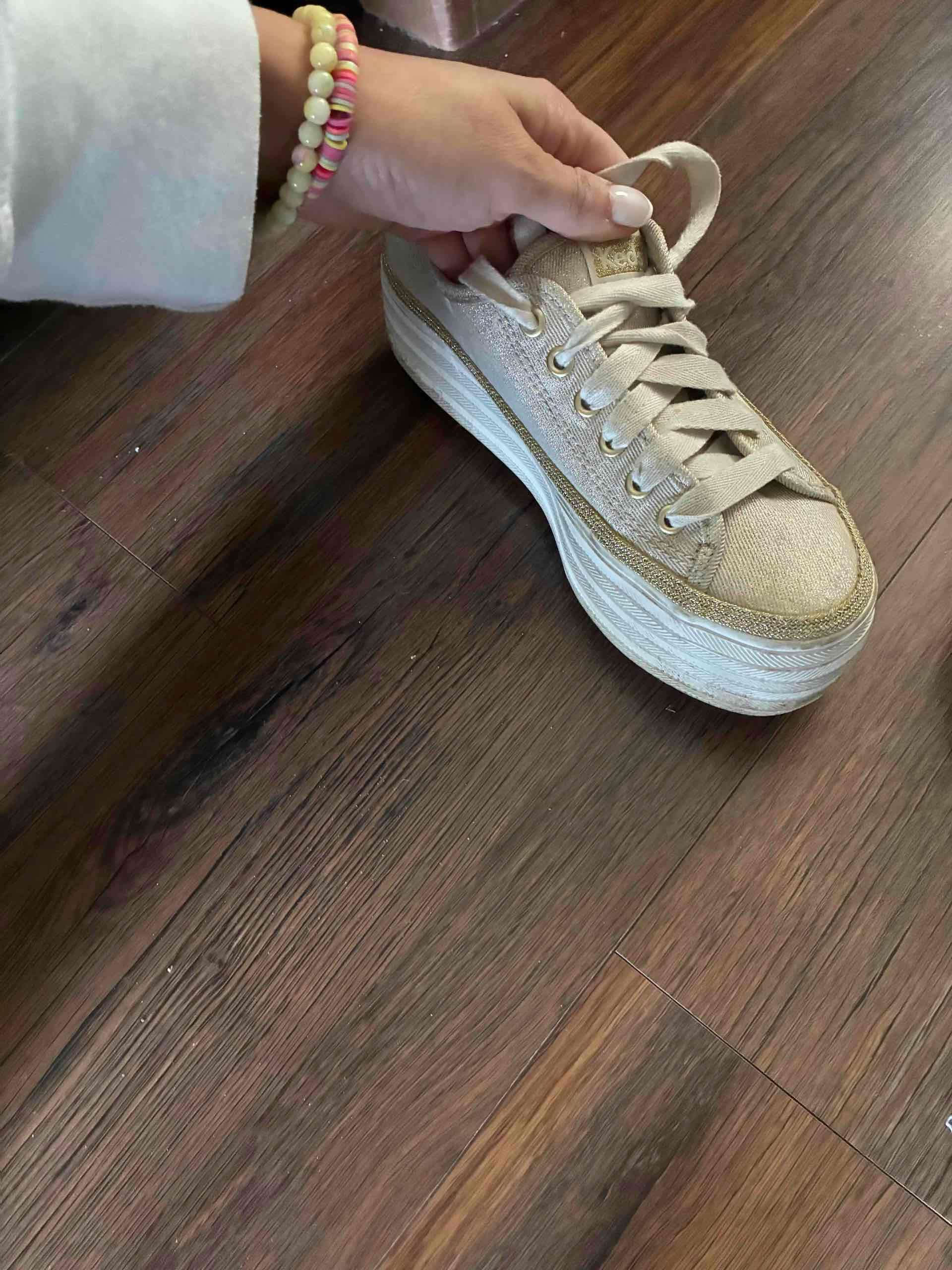 Zapatillas doradas de plataforma keds