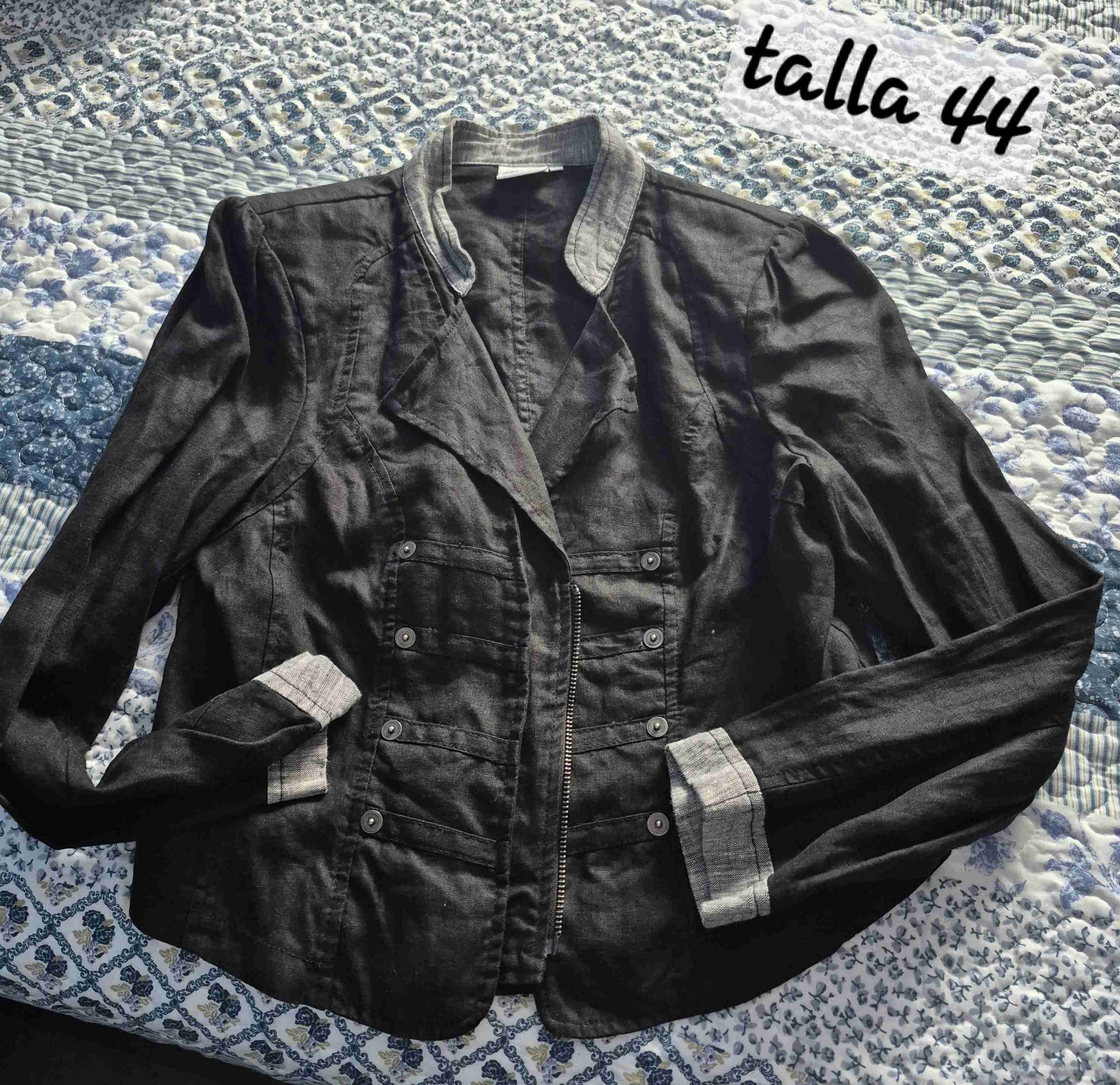 Chaqueta negra talla 44