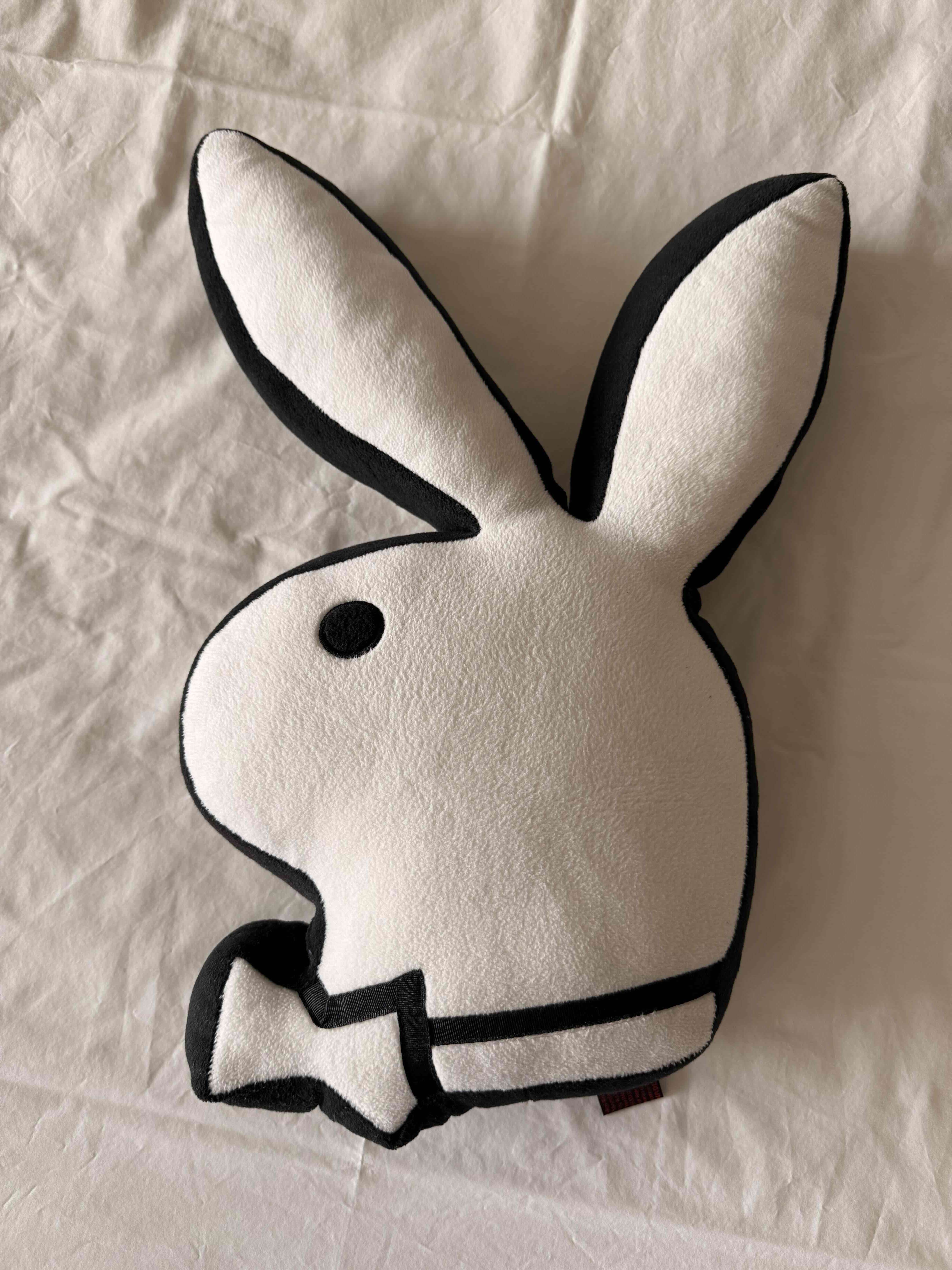 Cojín decorativo logo Playboy