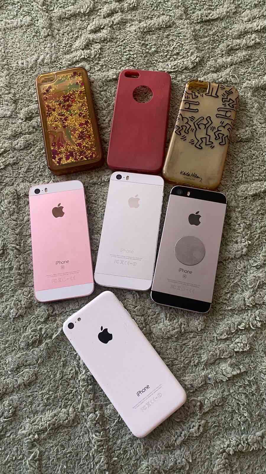 Lote de iPhones y carcasas