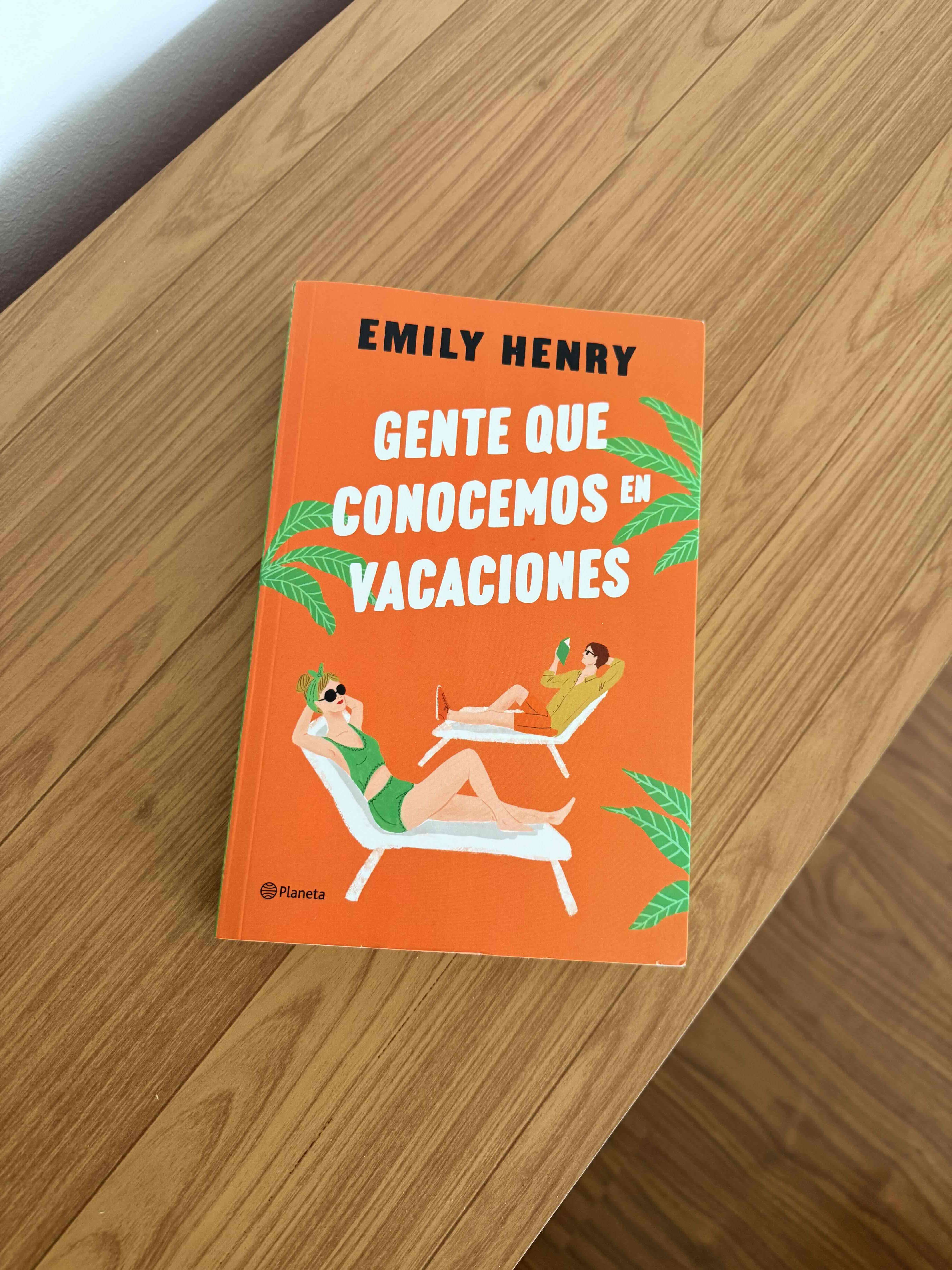Libro 'Gente que conocemos en vacaciones'