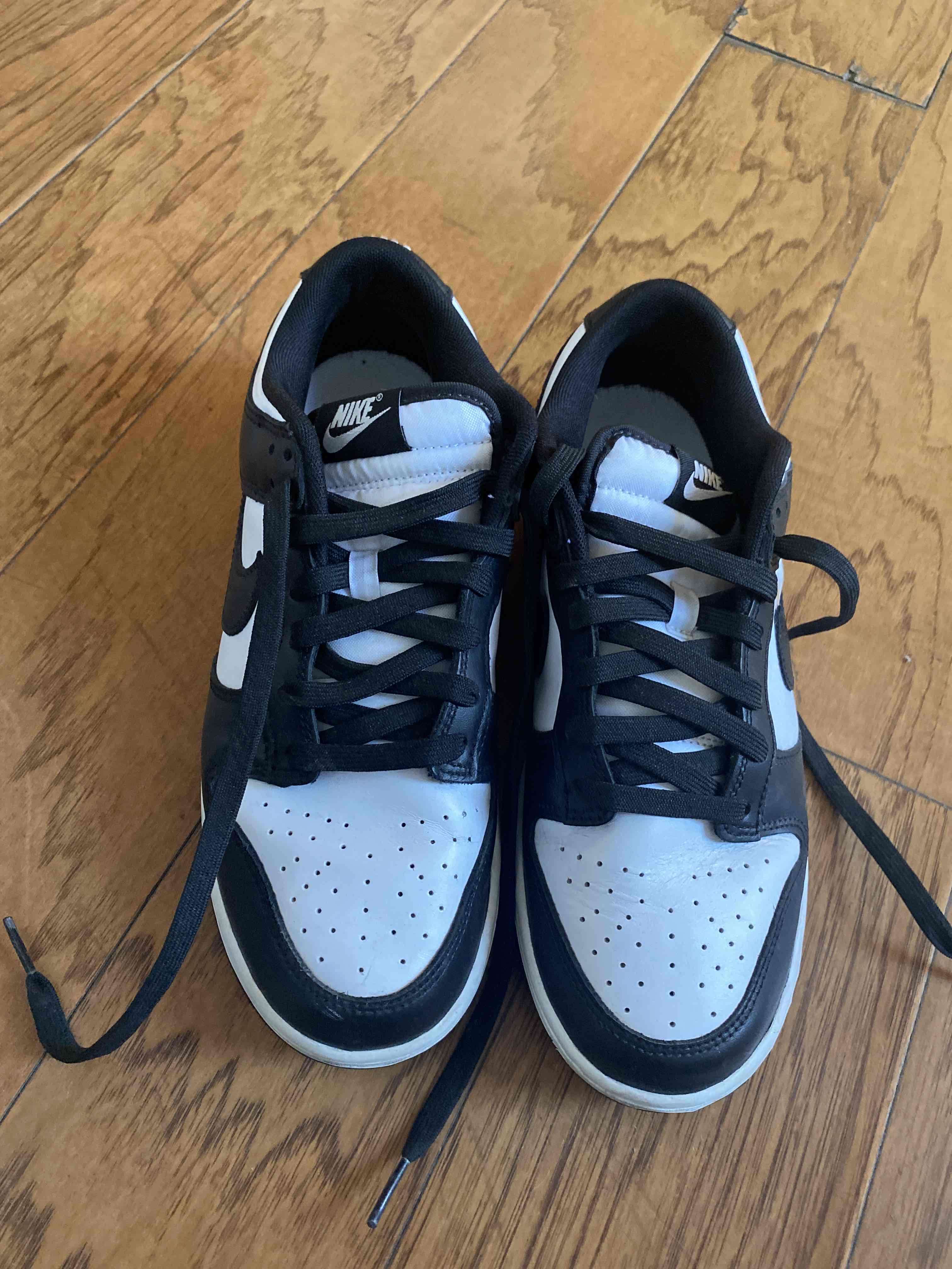 Zapatillas blancas y negras Nike