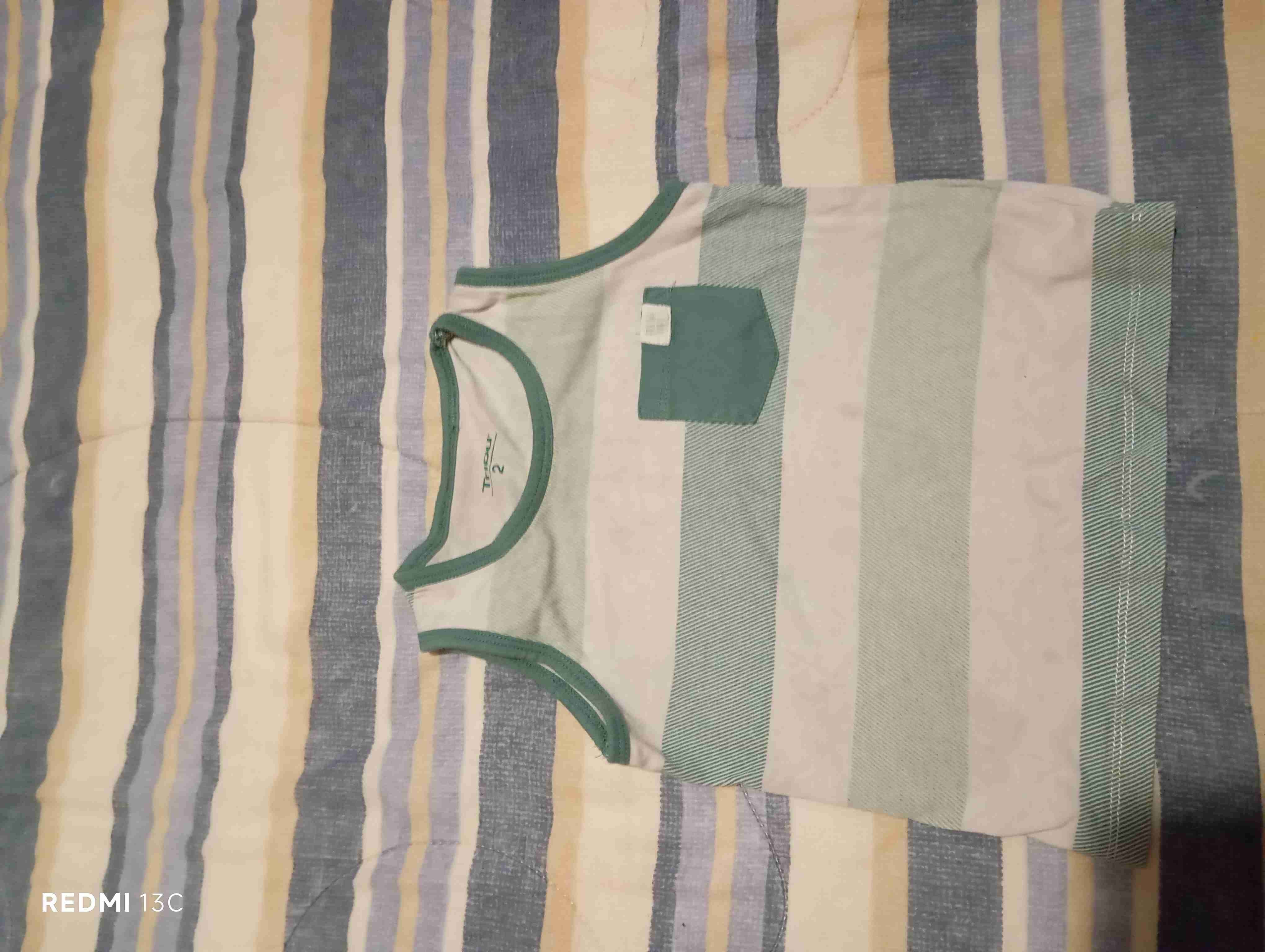 Polera sin mangas a rayas