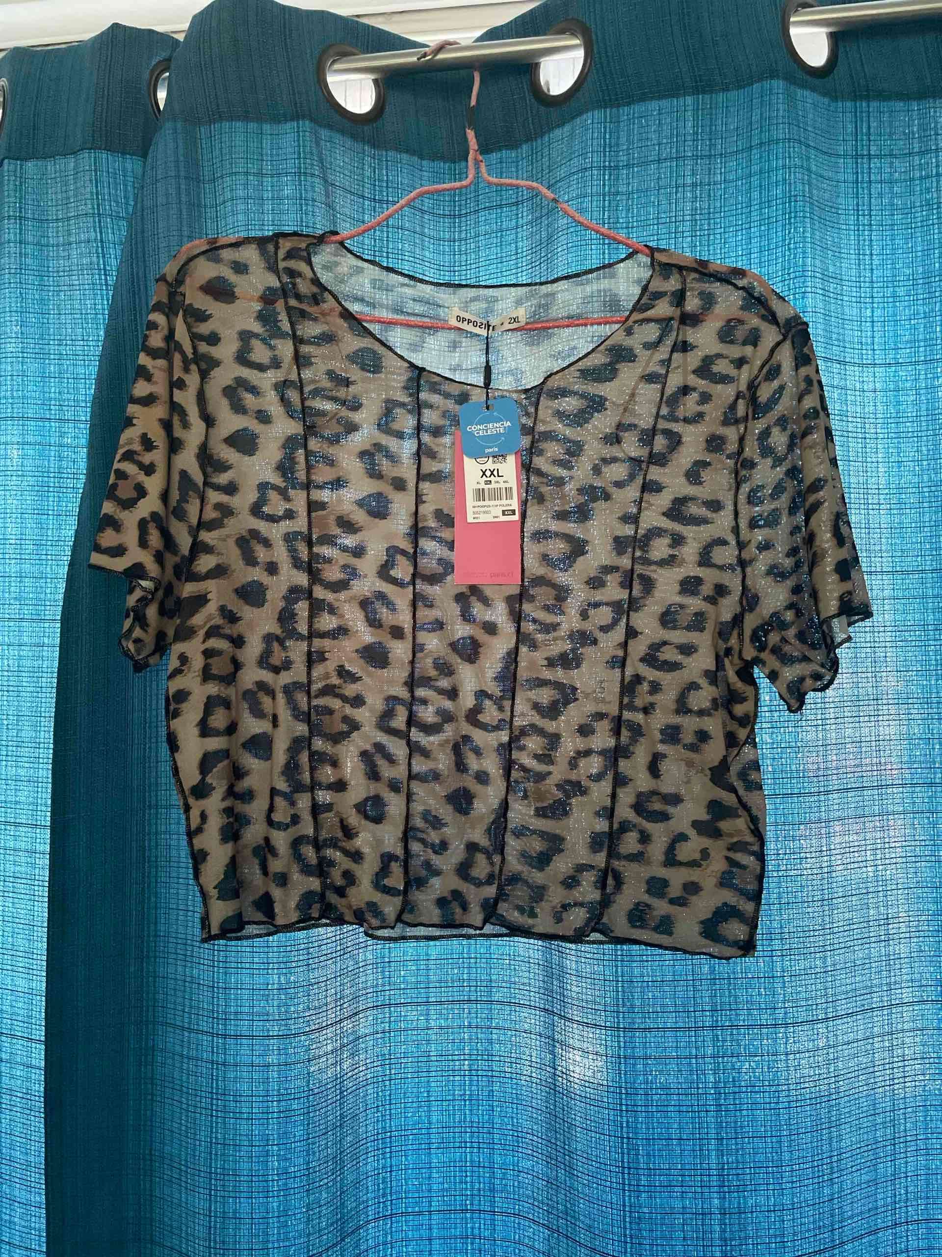 Polera animal print transparente