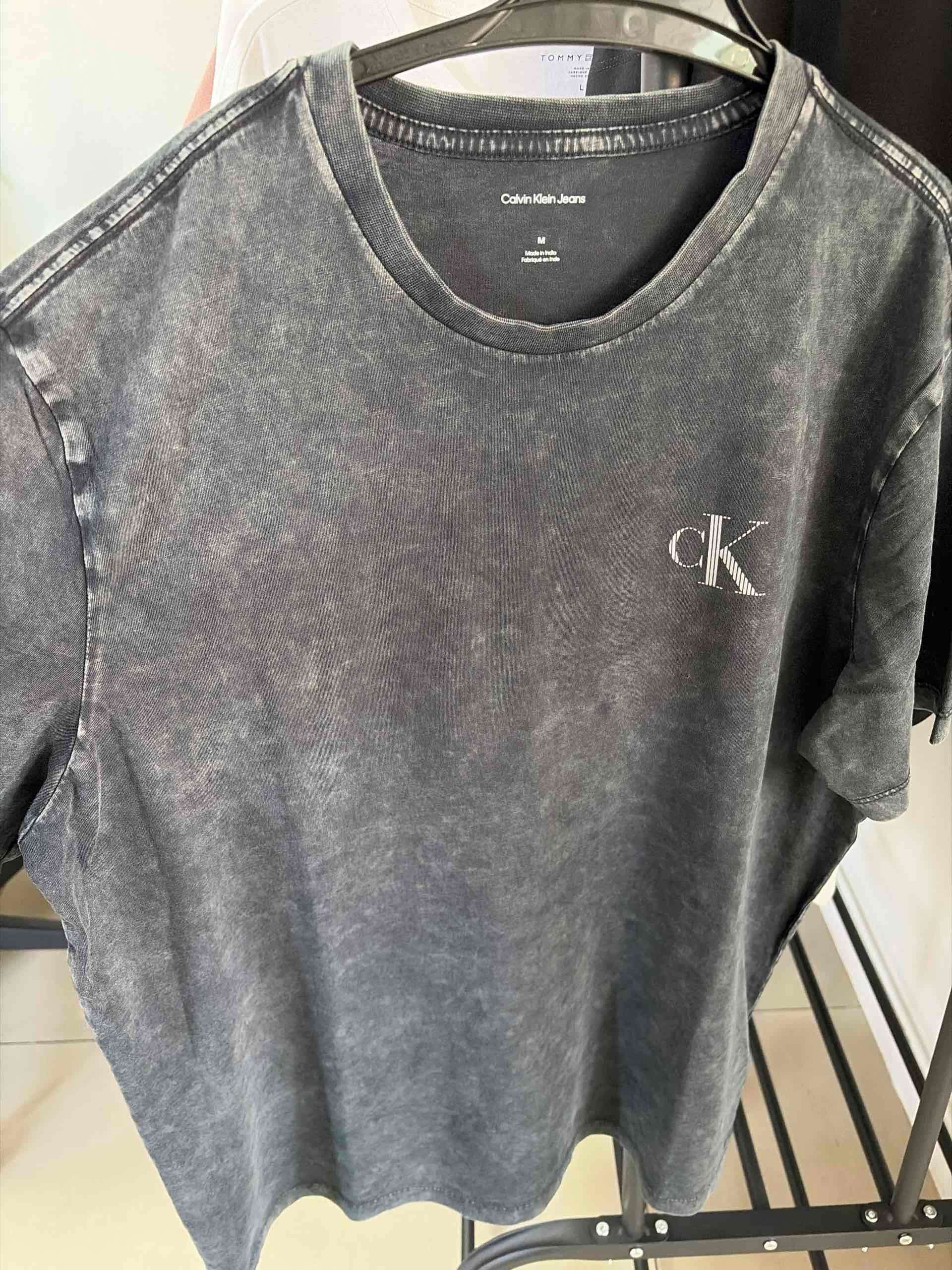 Polera negra  Calvin Klein