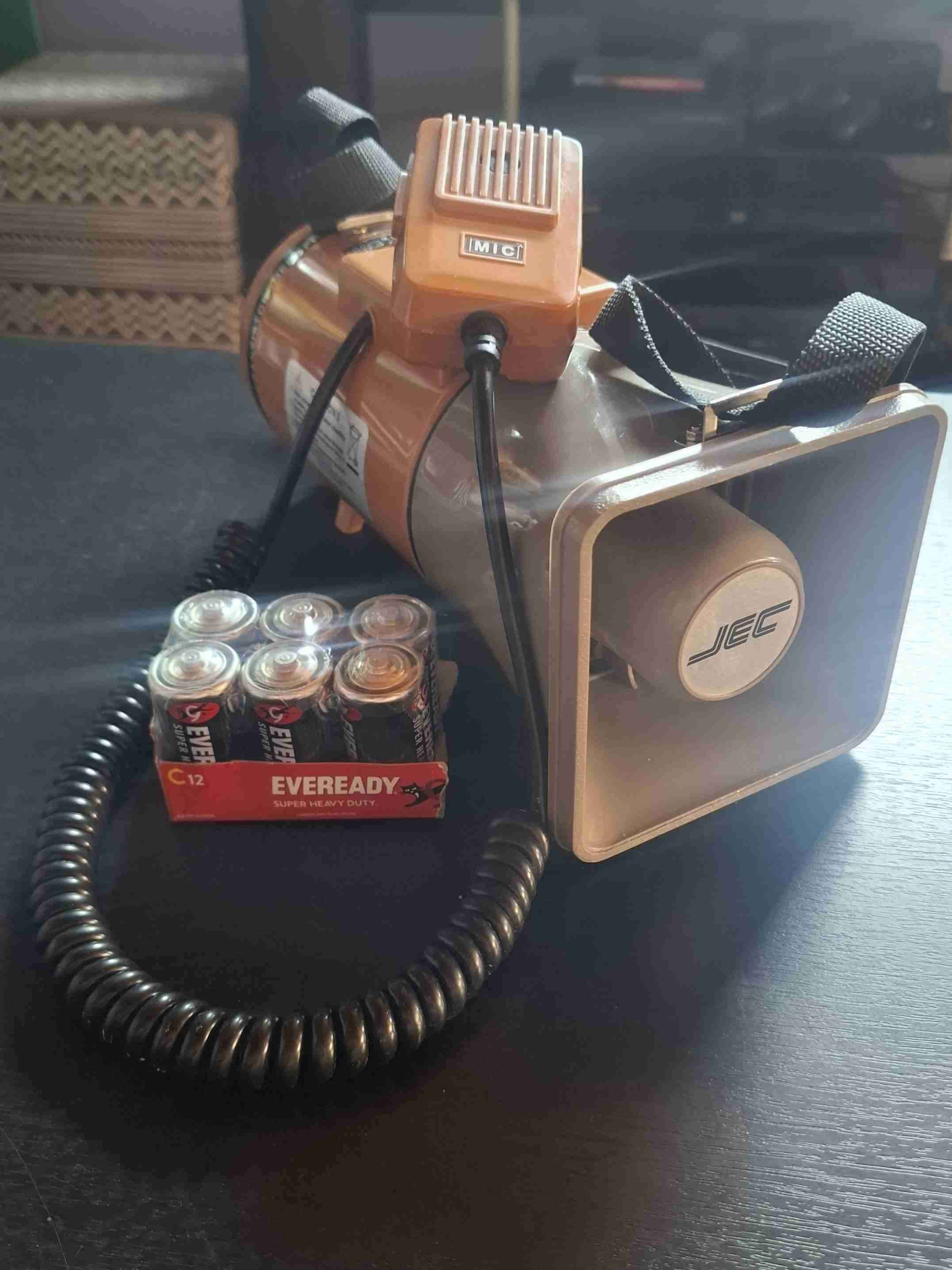 Megáfono Je-583msw + juego de pilas NUEVO