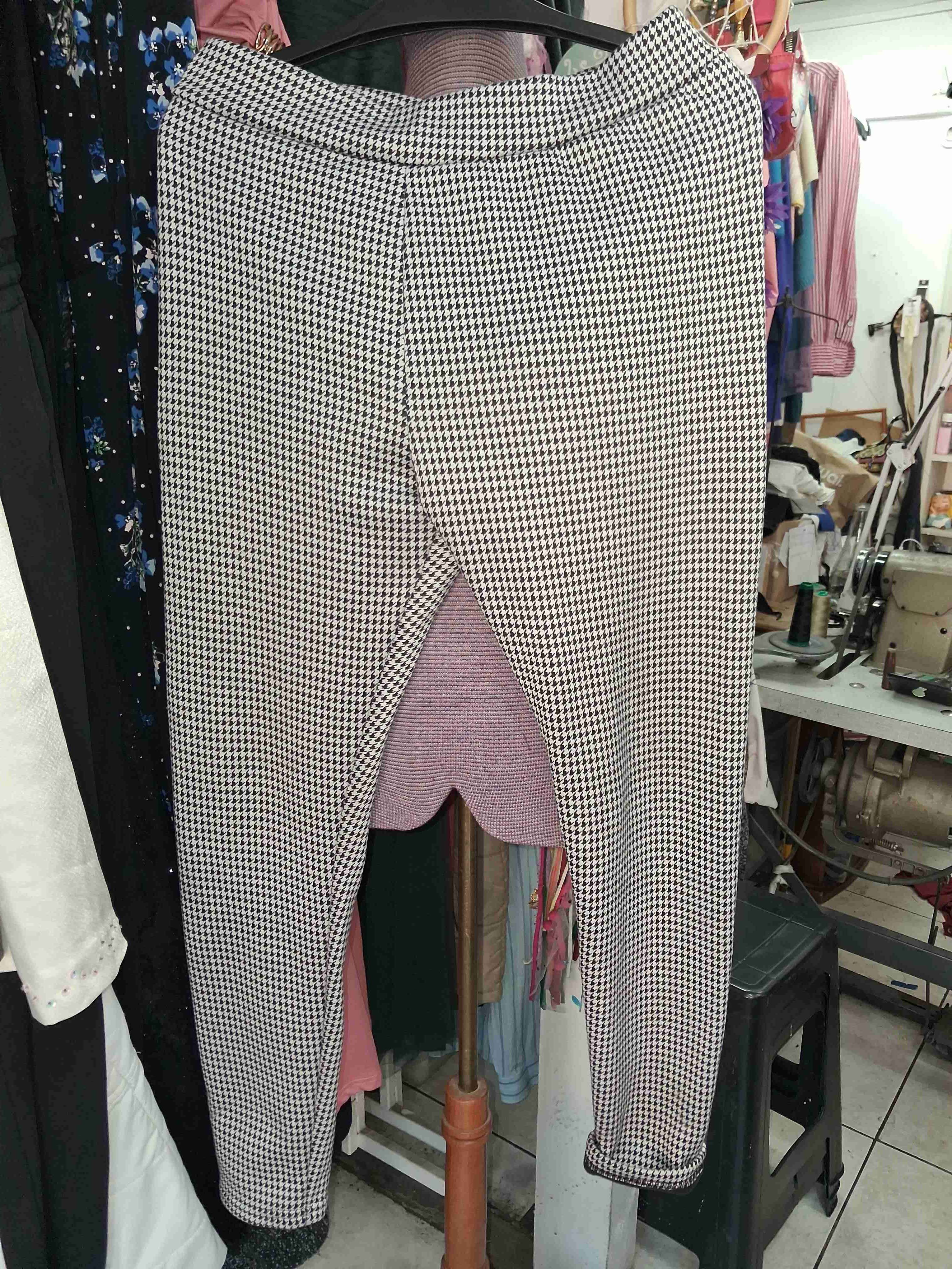 Pantalones estilo pata de gallo