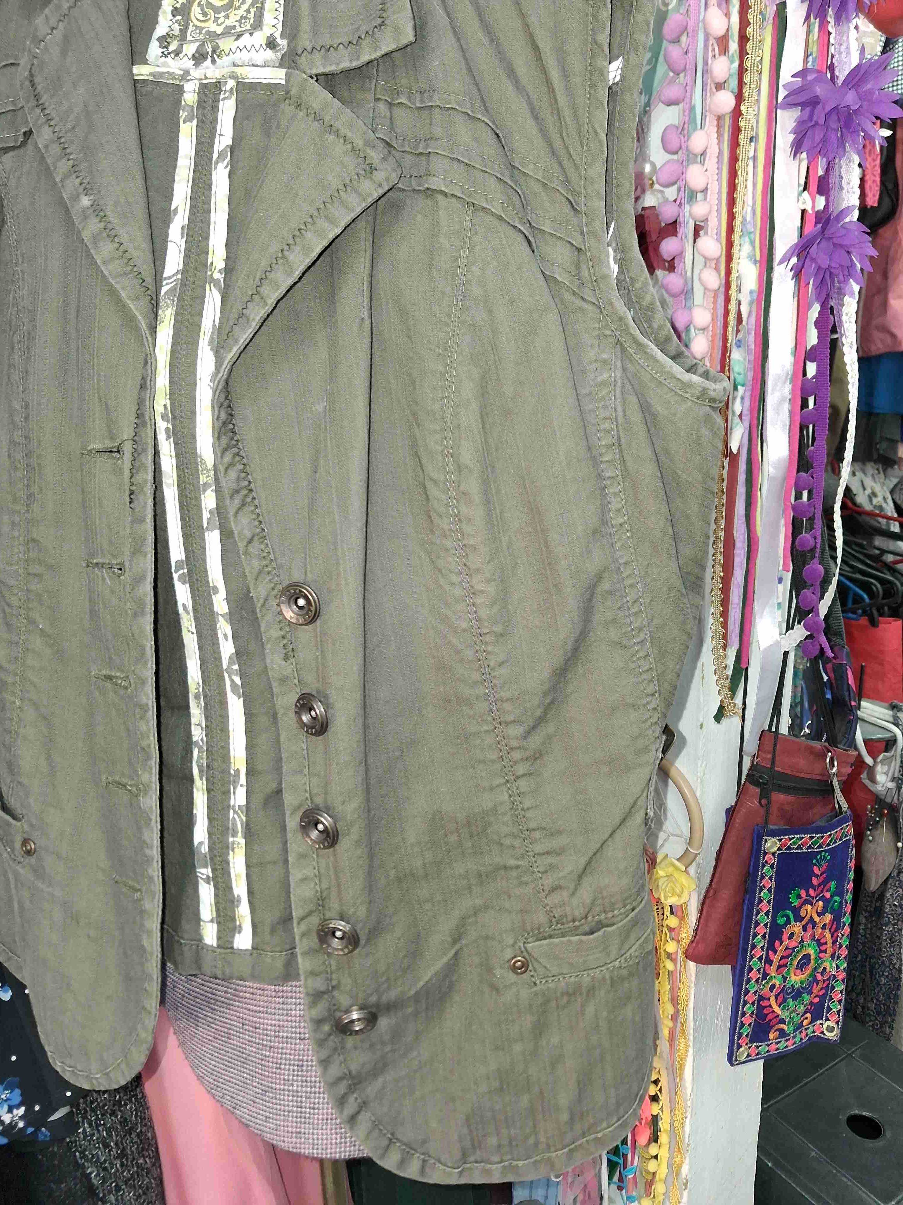 Chaleco de tela verde militar