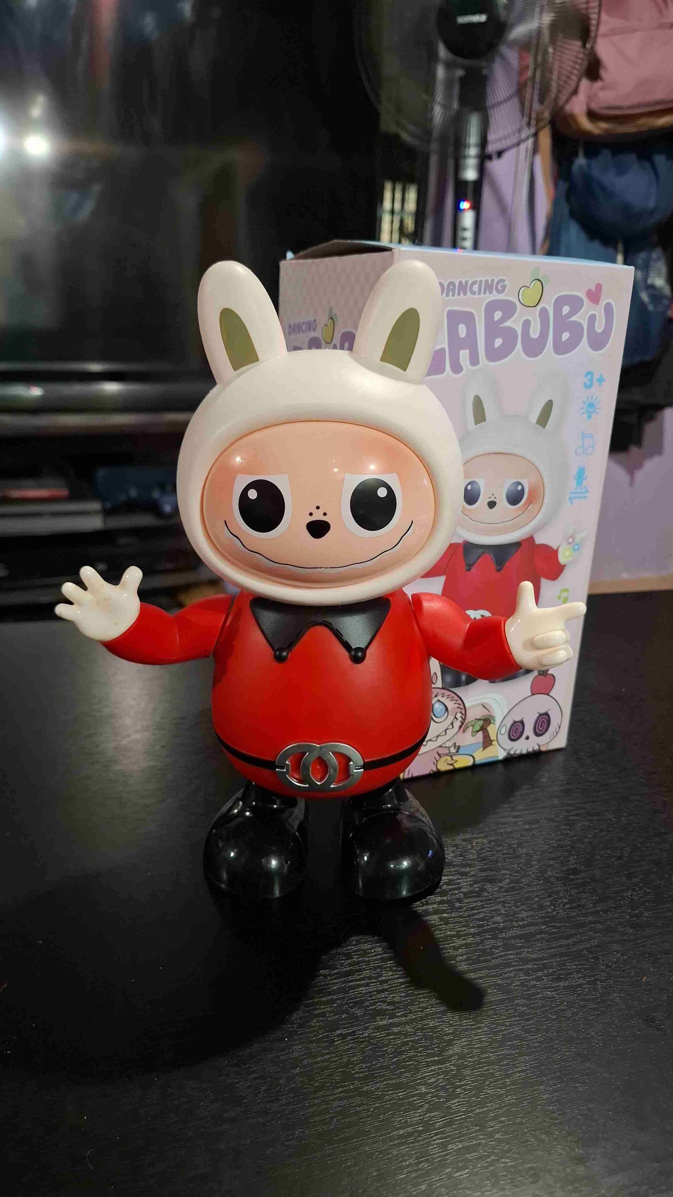 Juguete Labubu bailarin con caja