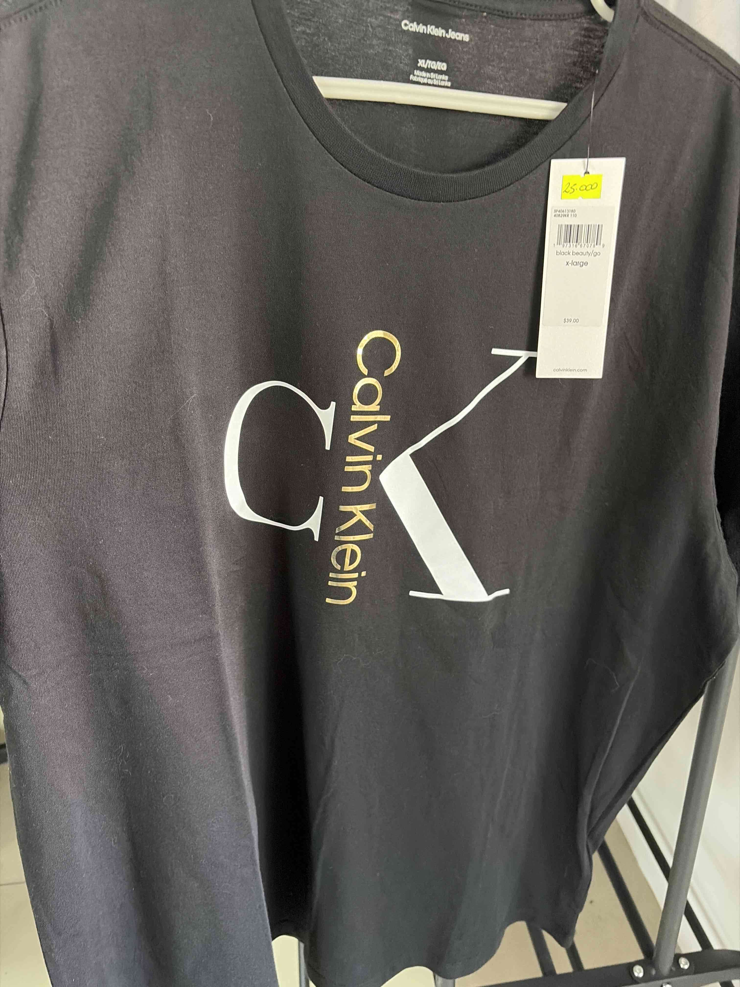 Polera negra Calvin Klein XL