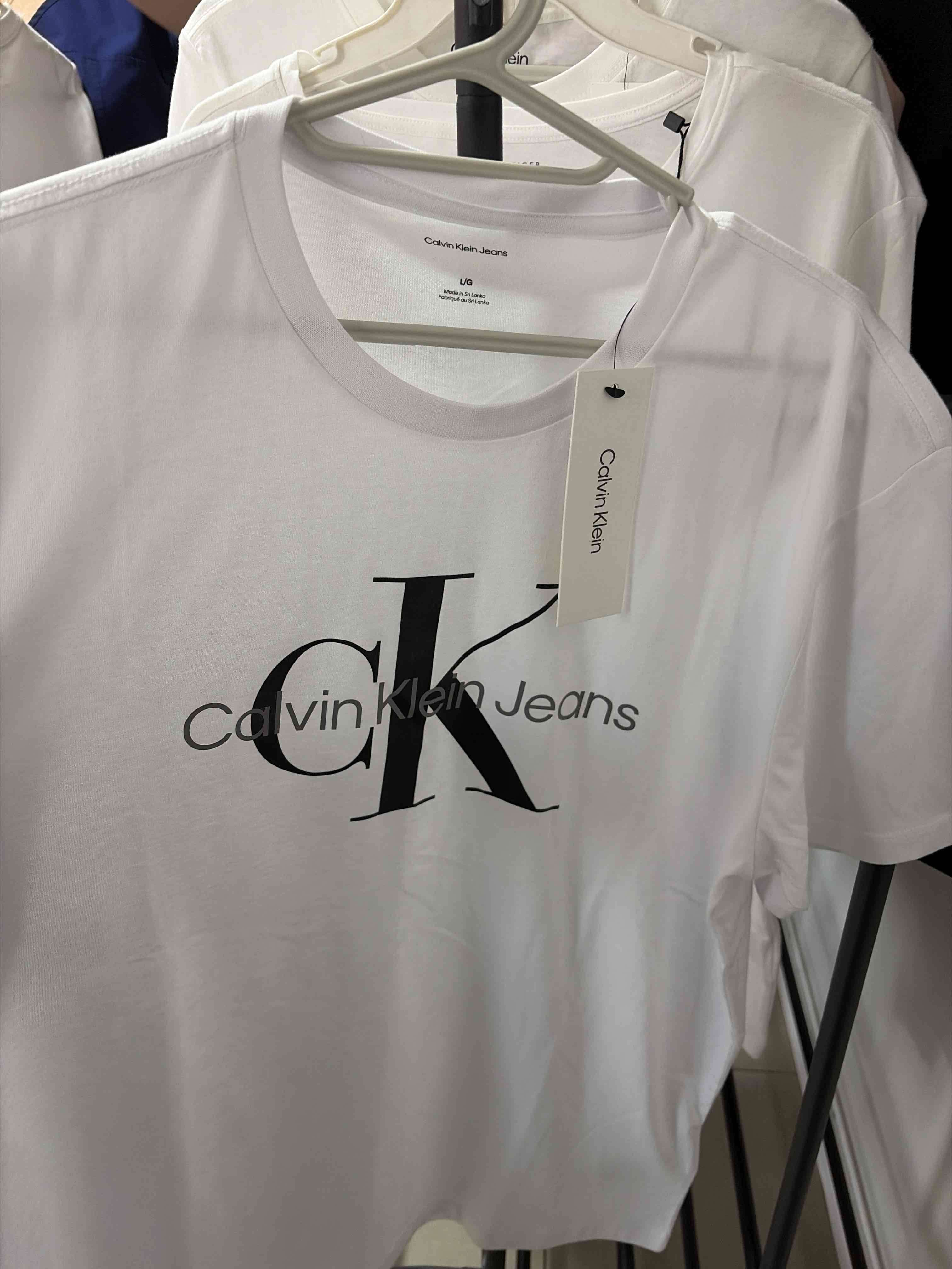 Polera blanca Calvin Klein