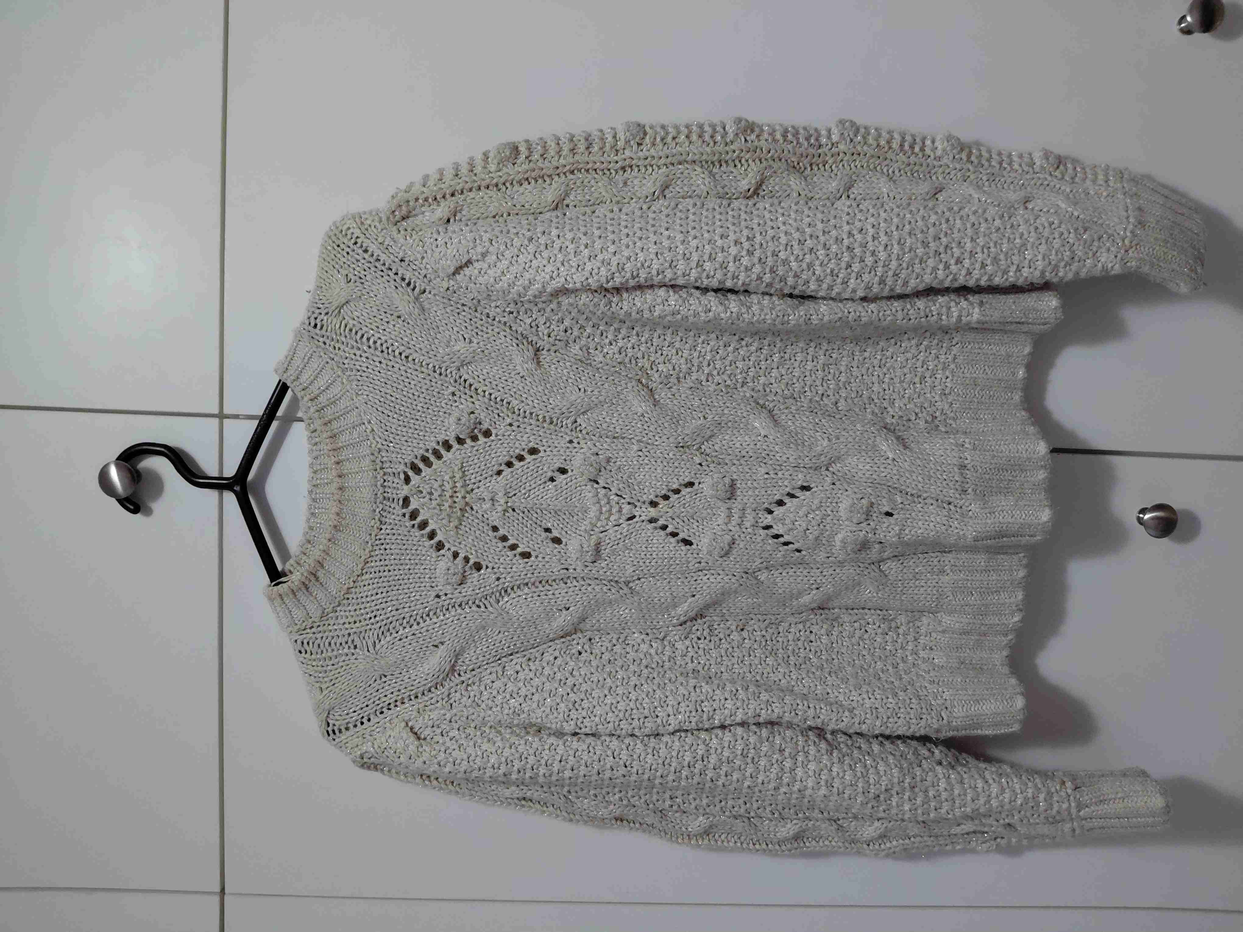 Suéter tejido claro