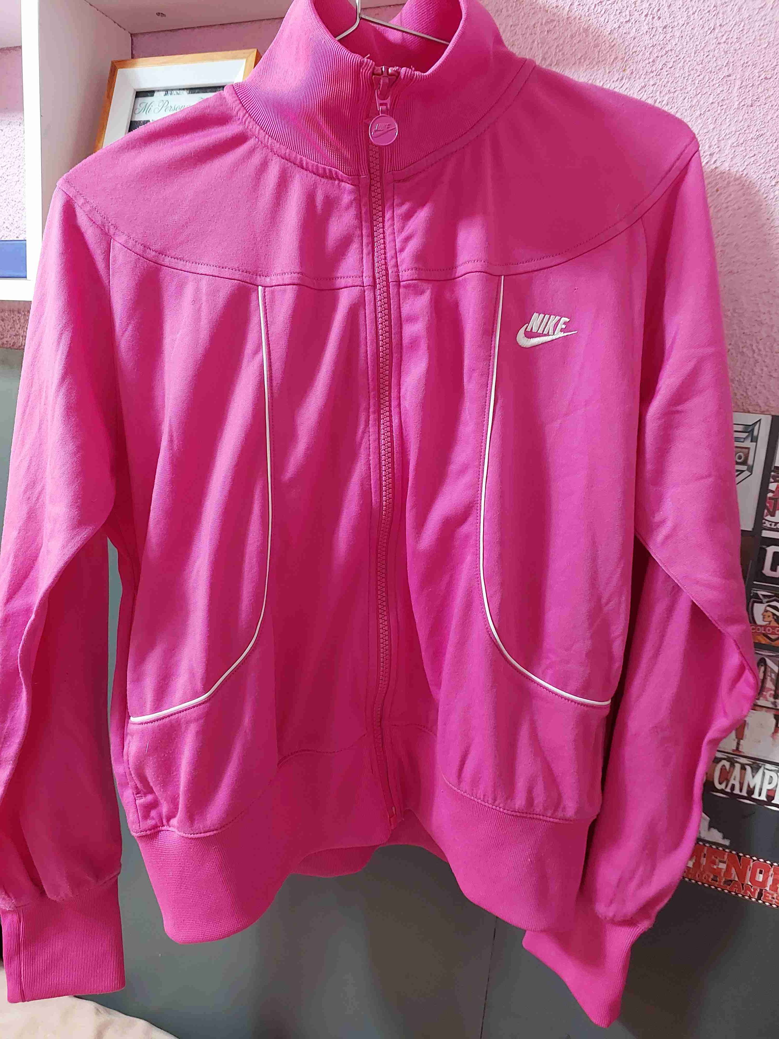 Chaqueta deportiva rosa Nike