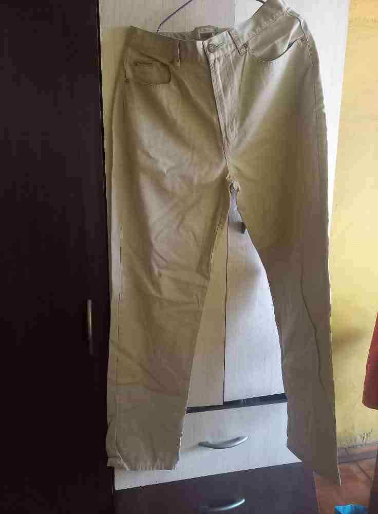 Pantalones beige para mujer