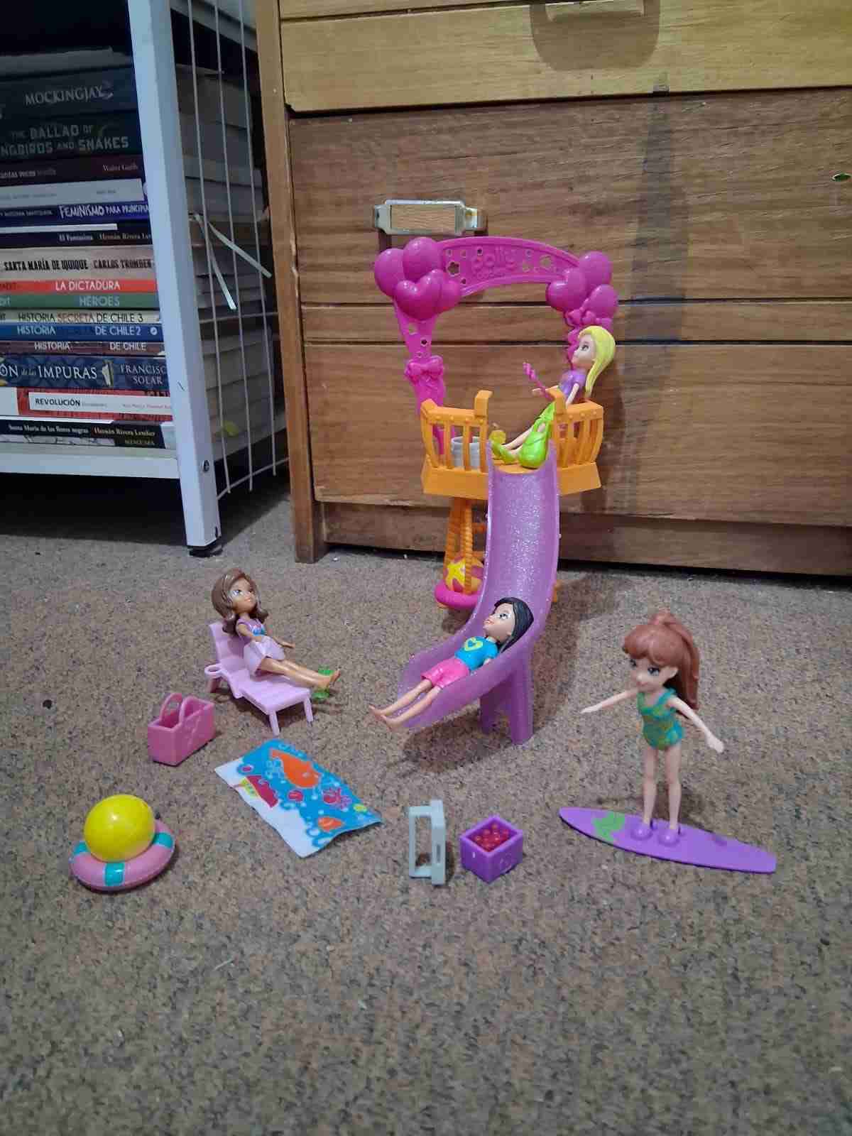 Juguete muñecas con tobogán