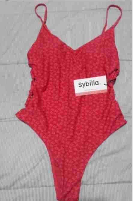 Traje de baño rojo estampado