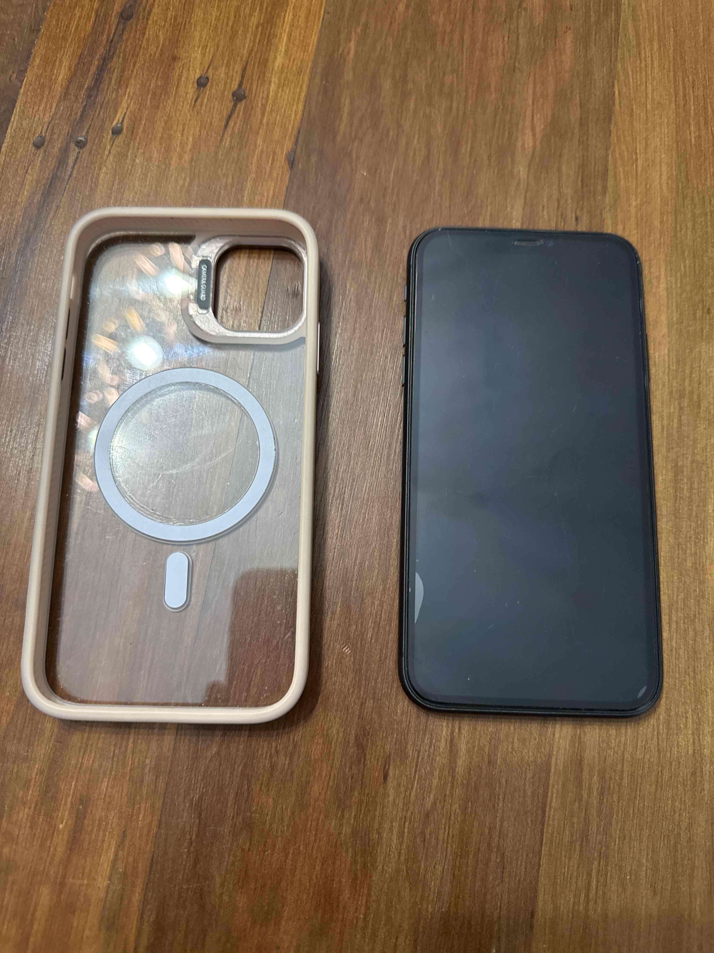 iPhone con carcasa magnética