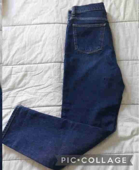 Jeans azul oscuro para mujer