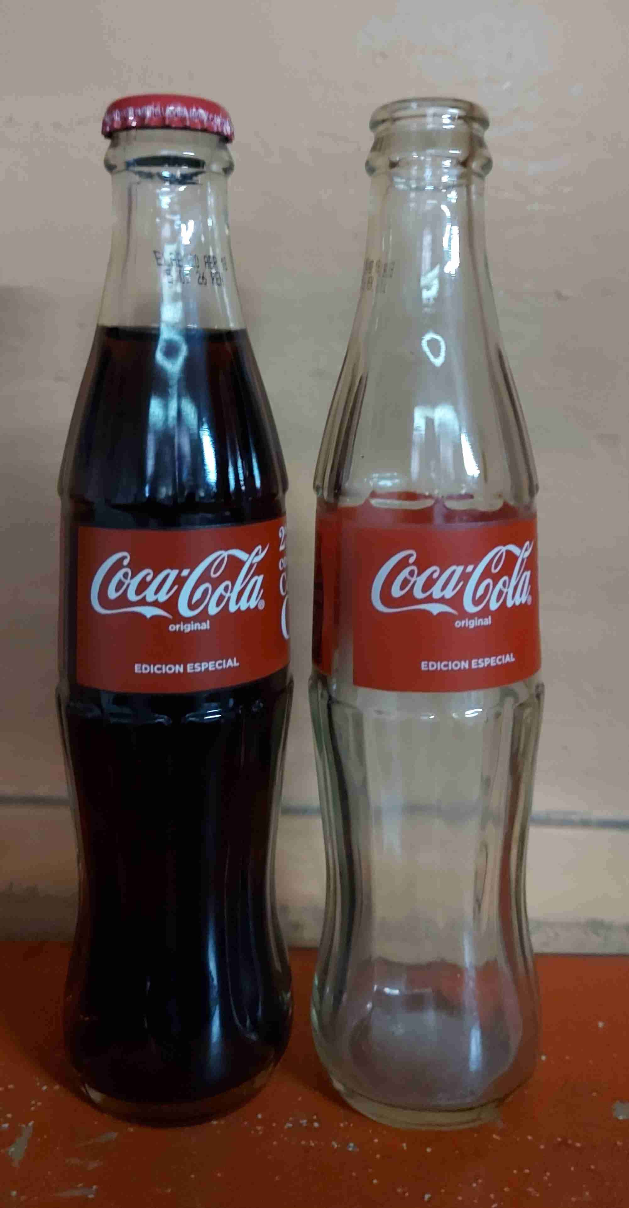 Botellas Coca-Cola edición especial 2a convencion