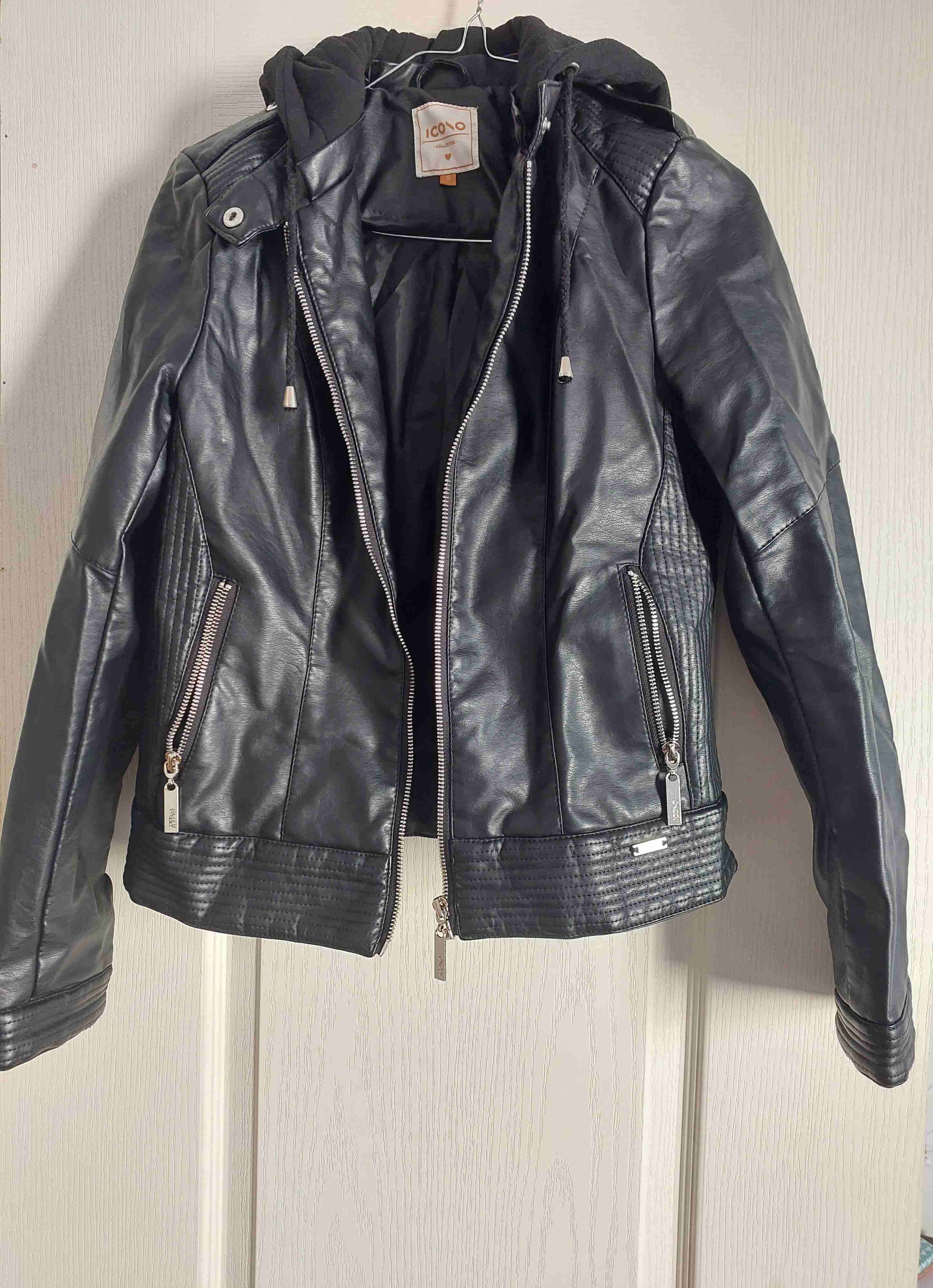 Chaqueta de cuerina negra talla S