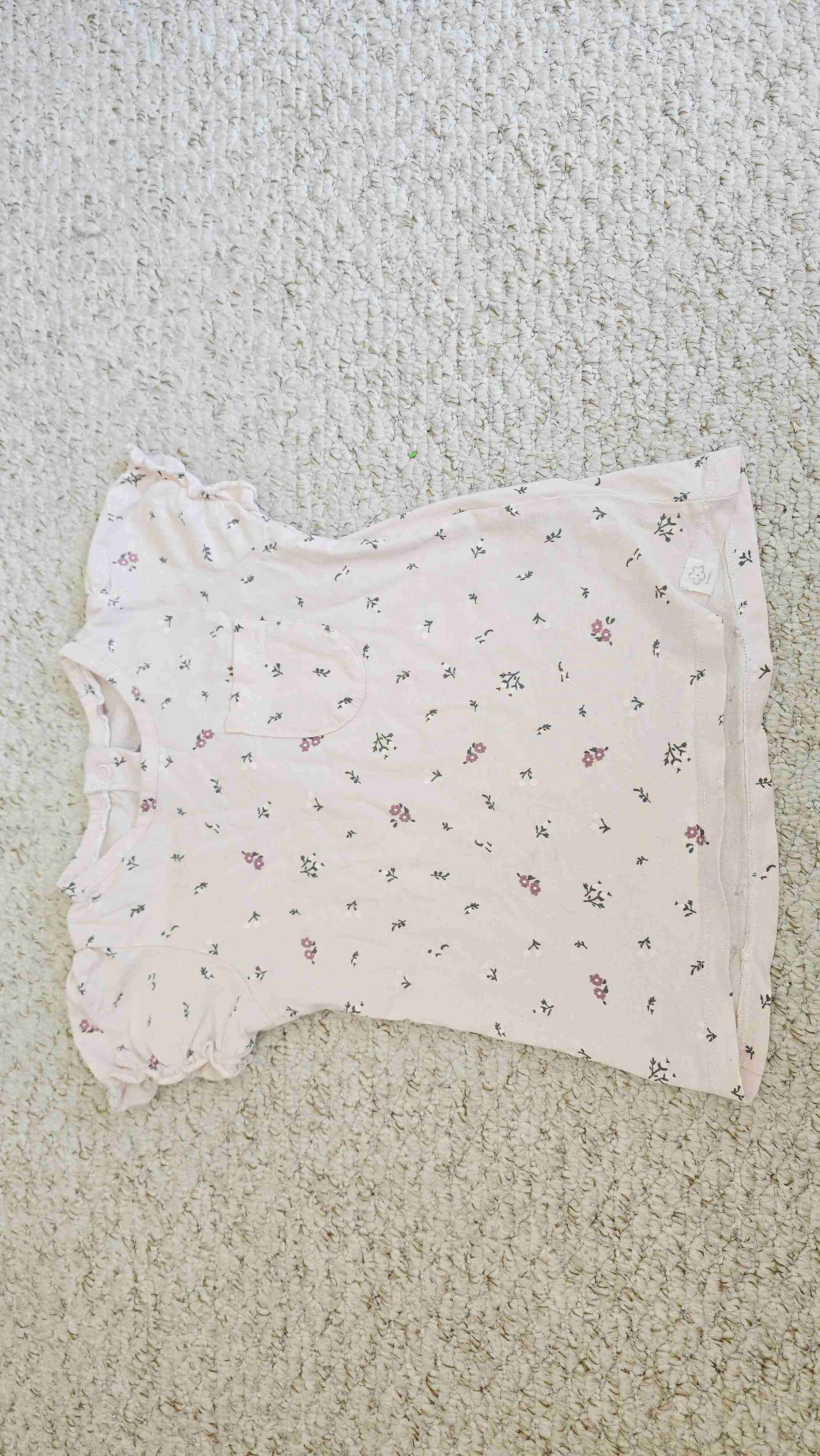 Vestido infantil floreado rosa. Tribu