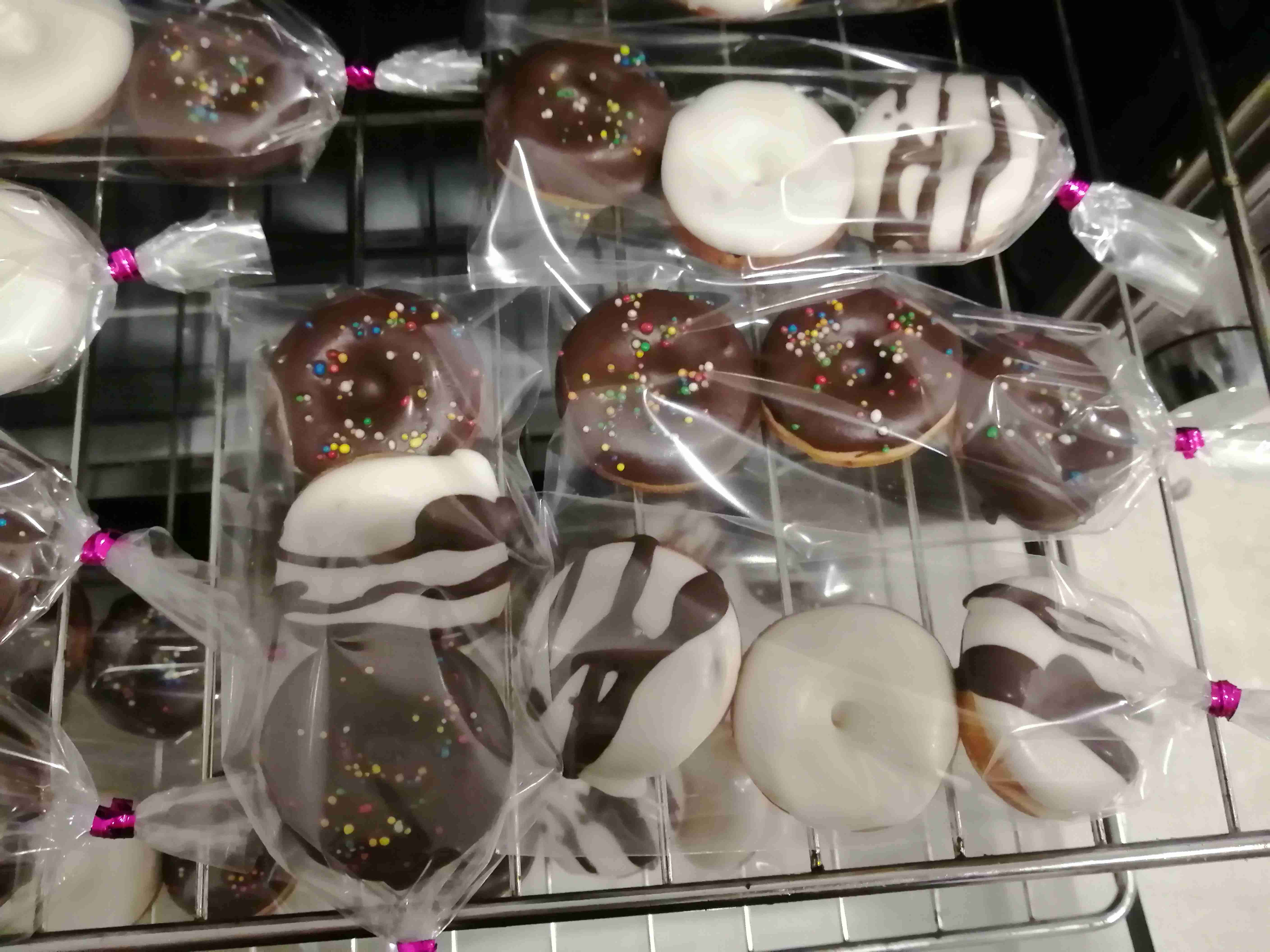 mini donus y alfajores