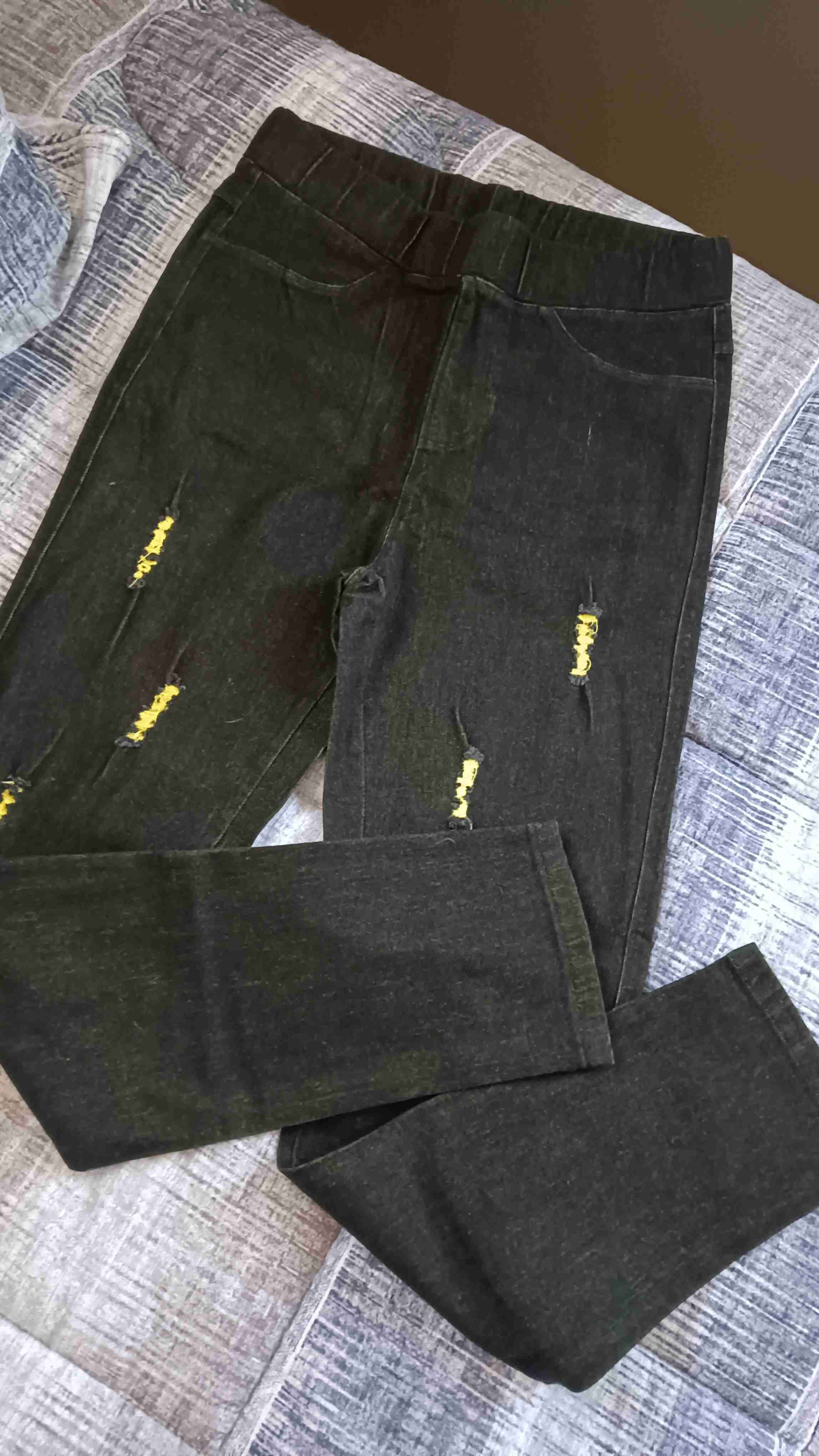 Pantalones negros desgastados