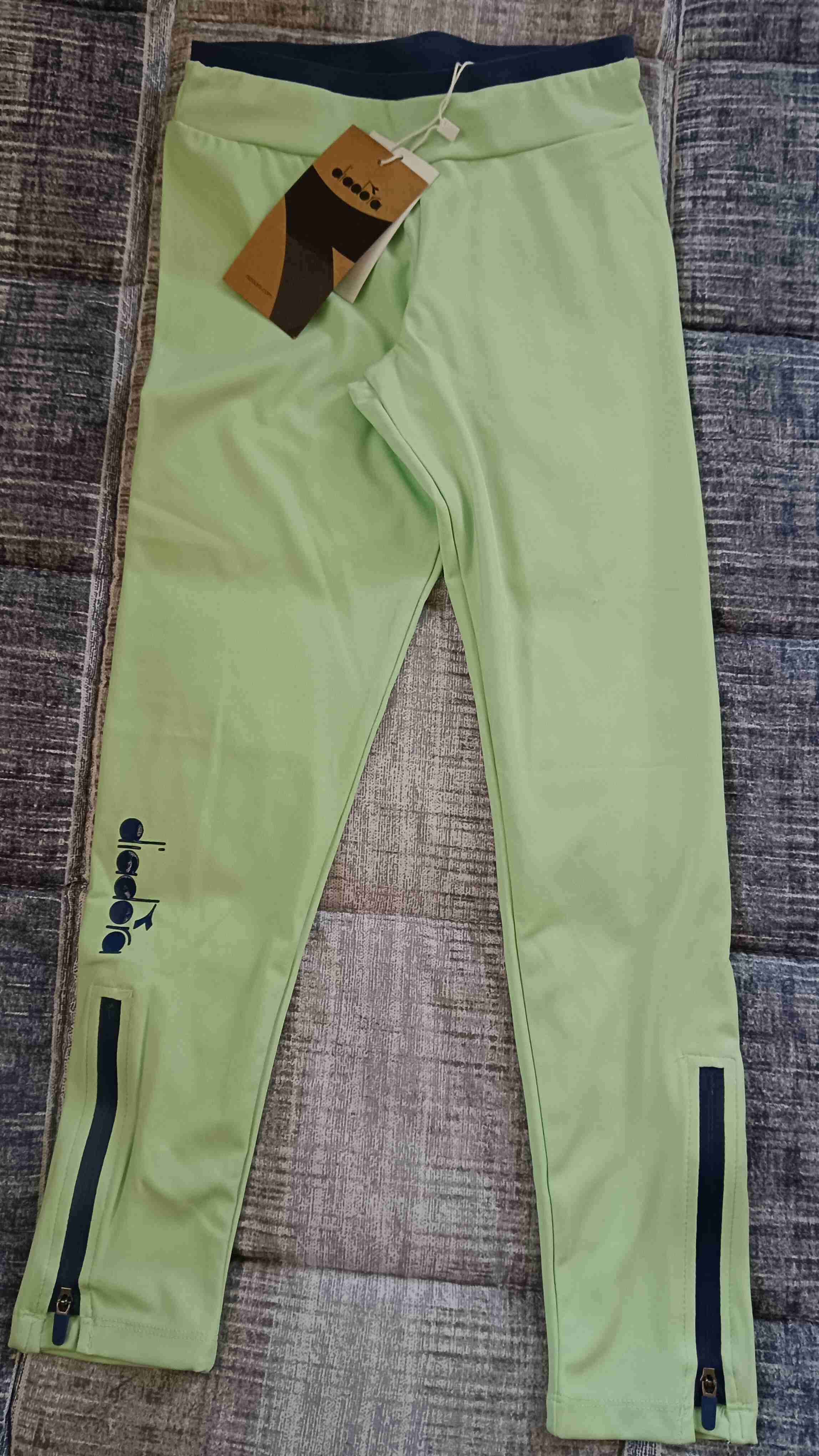 Calzas deportivas verde claro