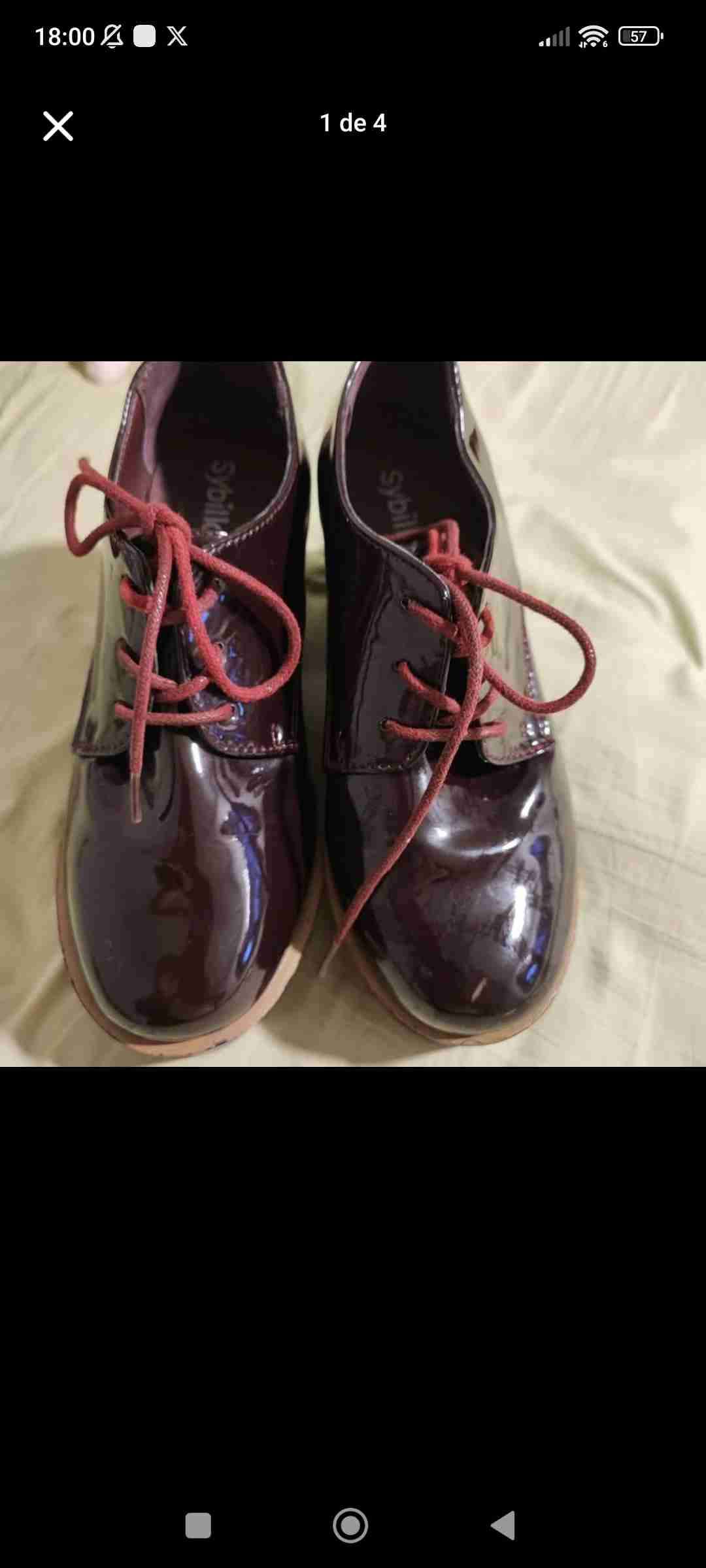 Zapatos de charol burdeos