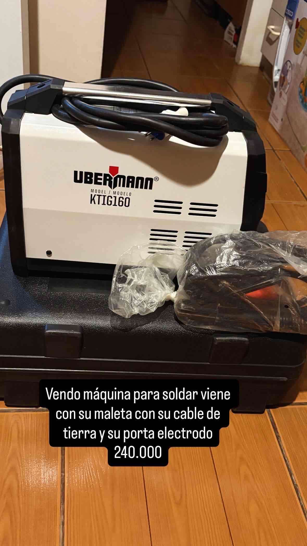 Máquina de soldar con accesorios