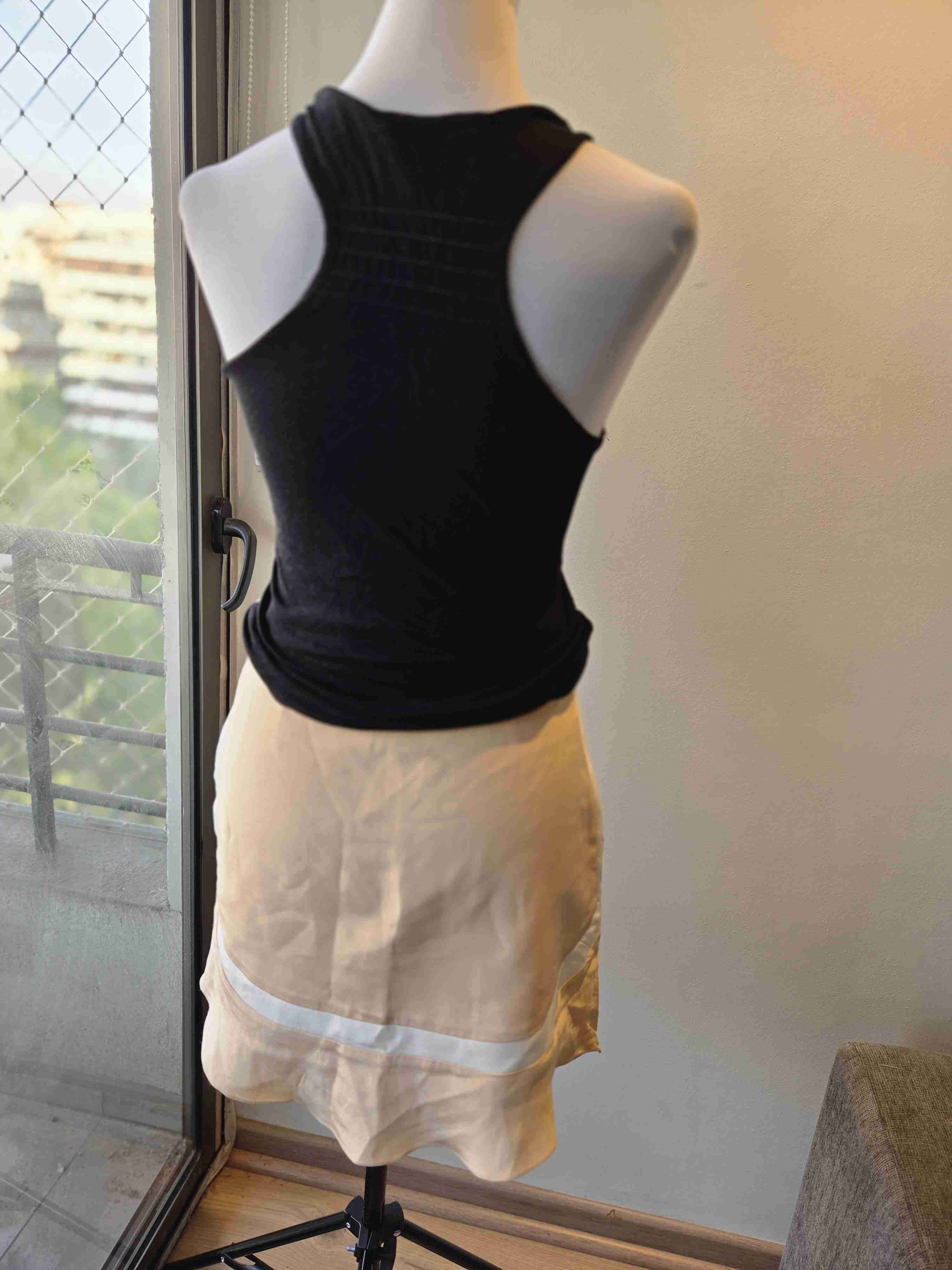 Falda satín marca brasileña