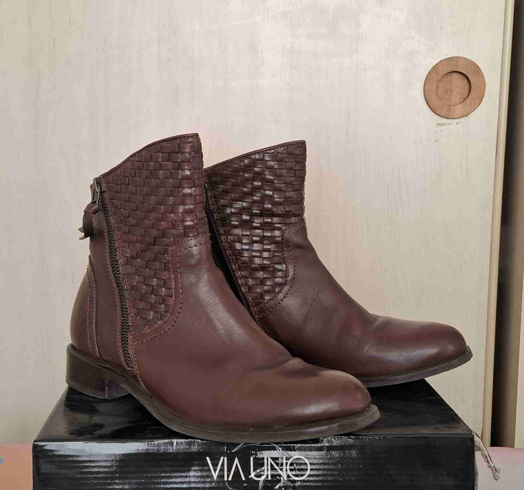 Botines de cuero Via Uno marrón