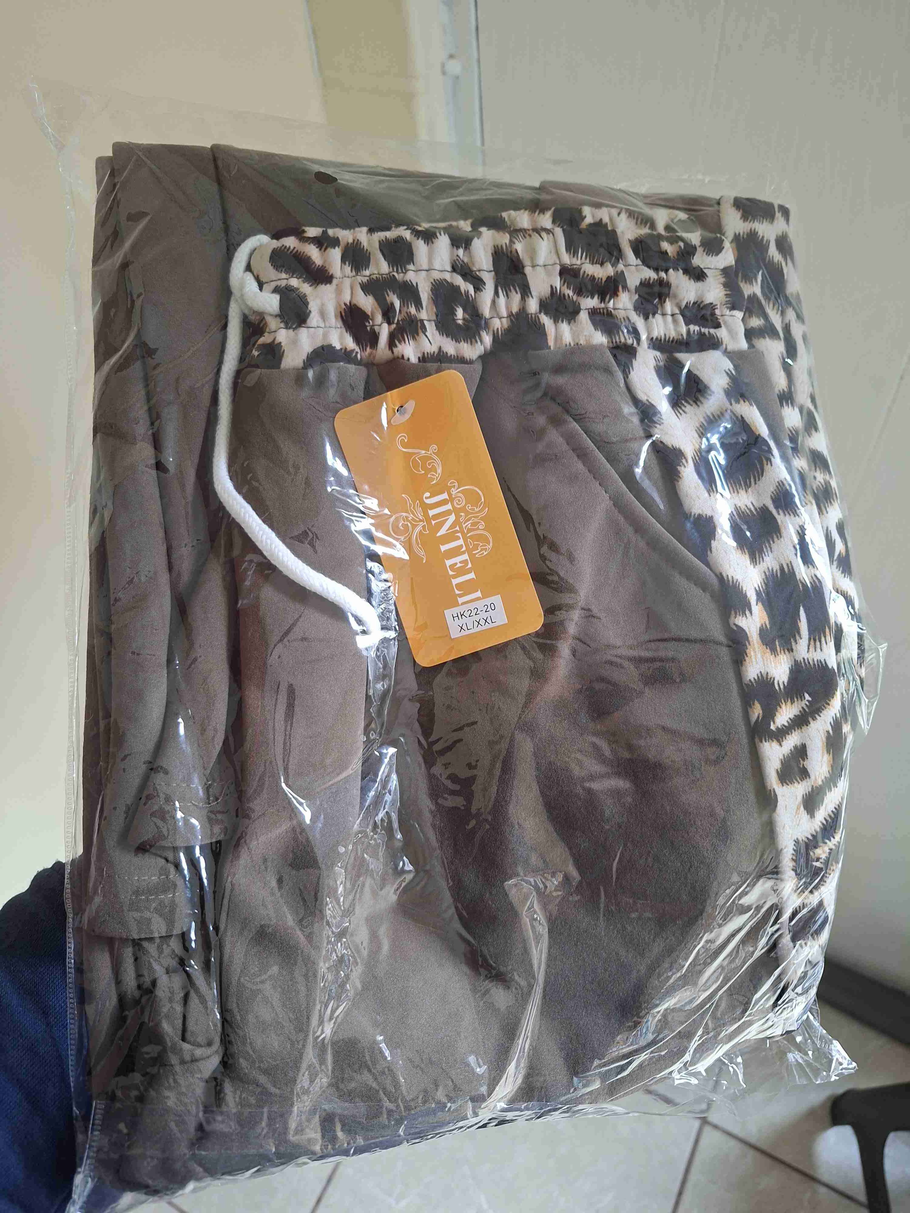 Buzo forrado animal print nuevo