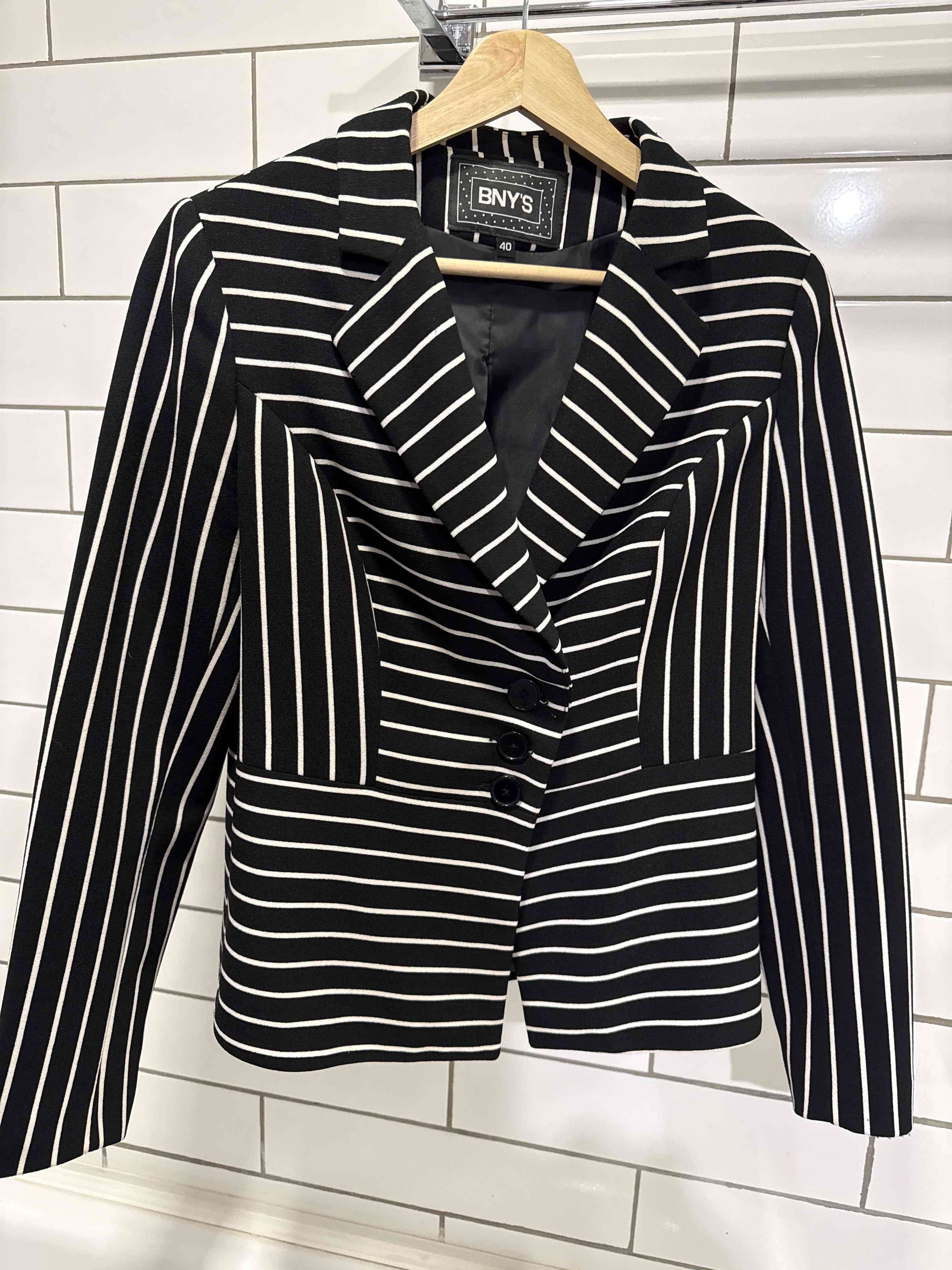 Blazer negro a rayas BNY'S