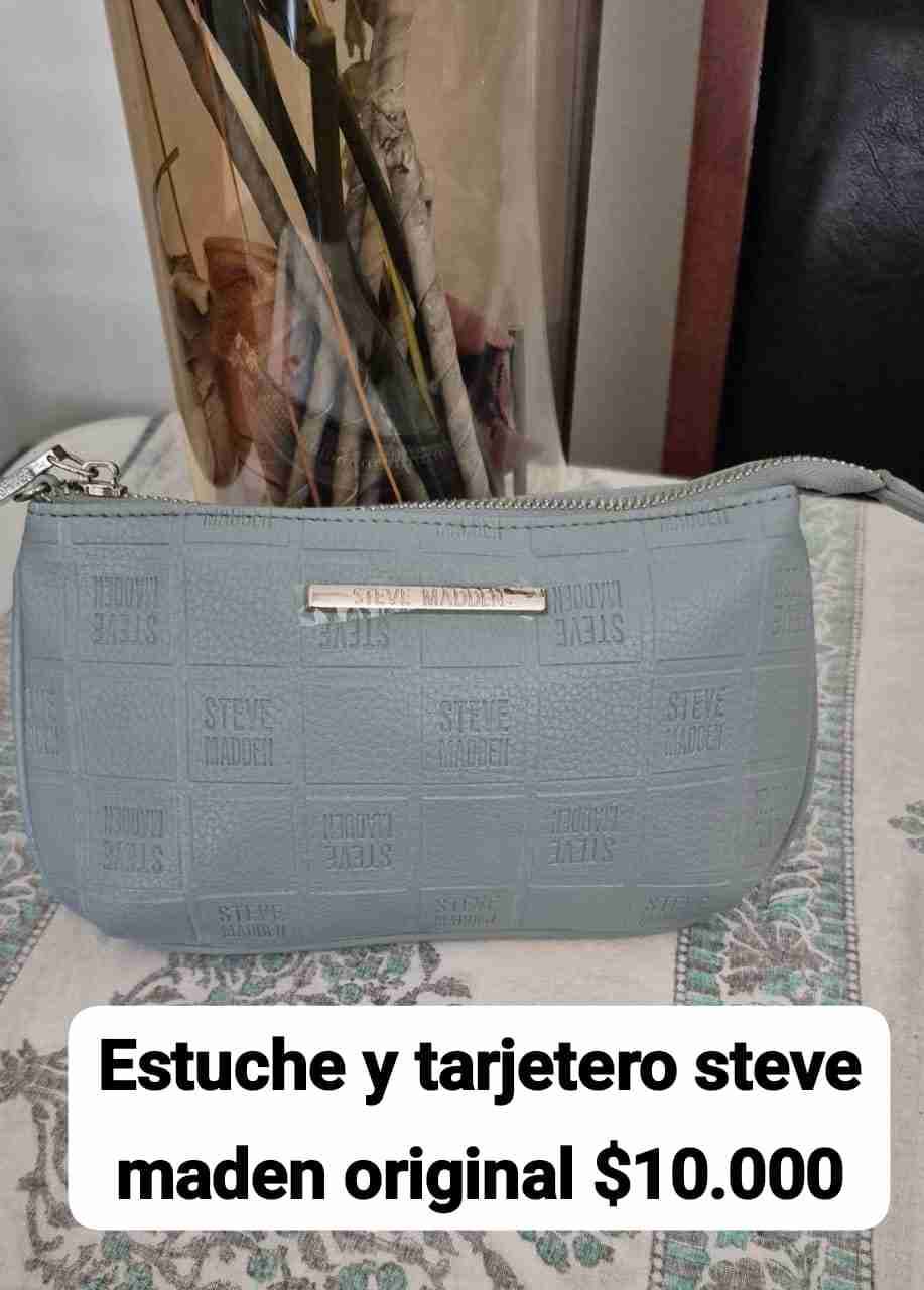 Estuche Steve Madden gris