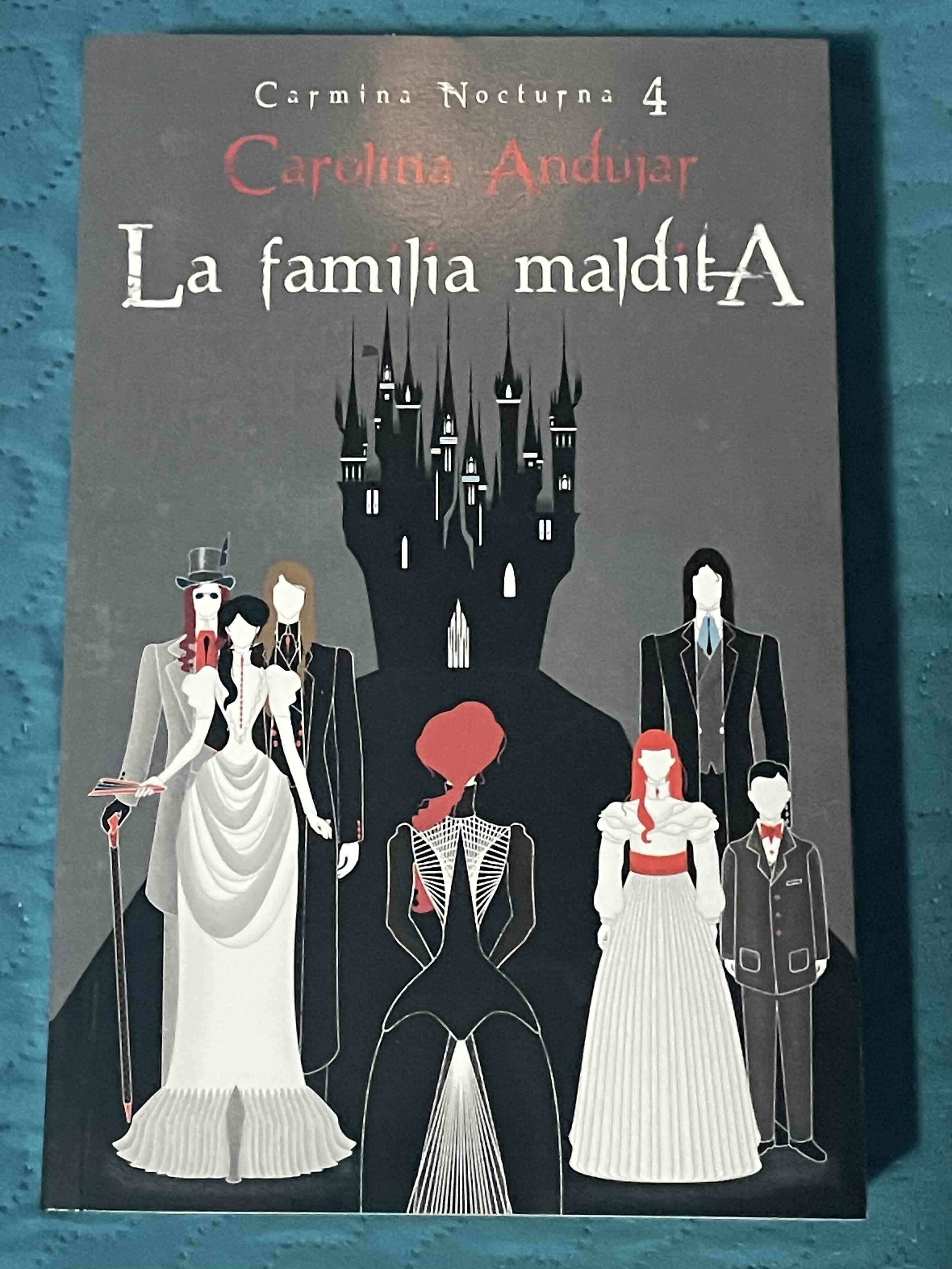 Libro La familia maldita. Carmina Nocturna 4
