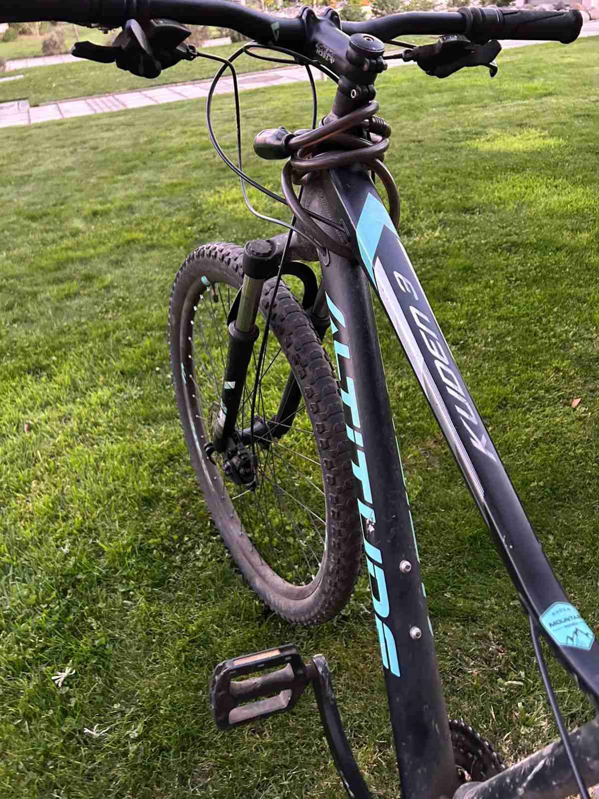 Bicicleta montaña Altitude negra