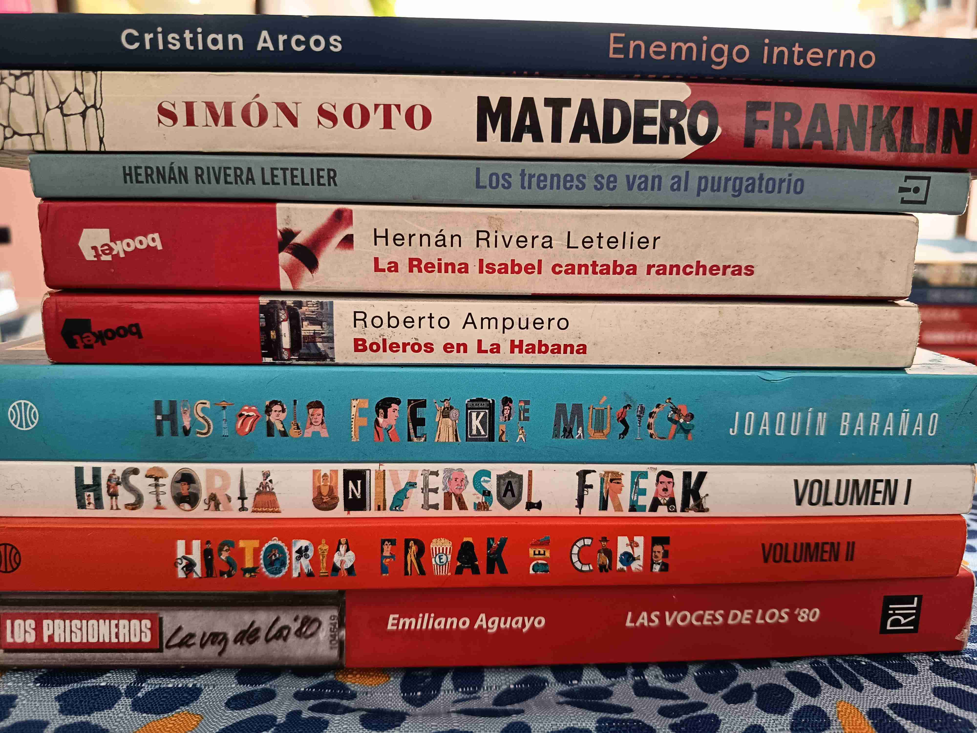 Colección de libros variados