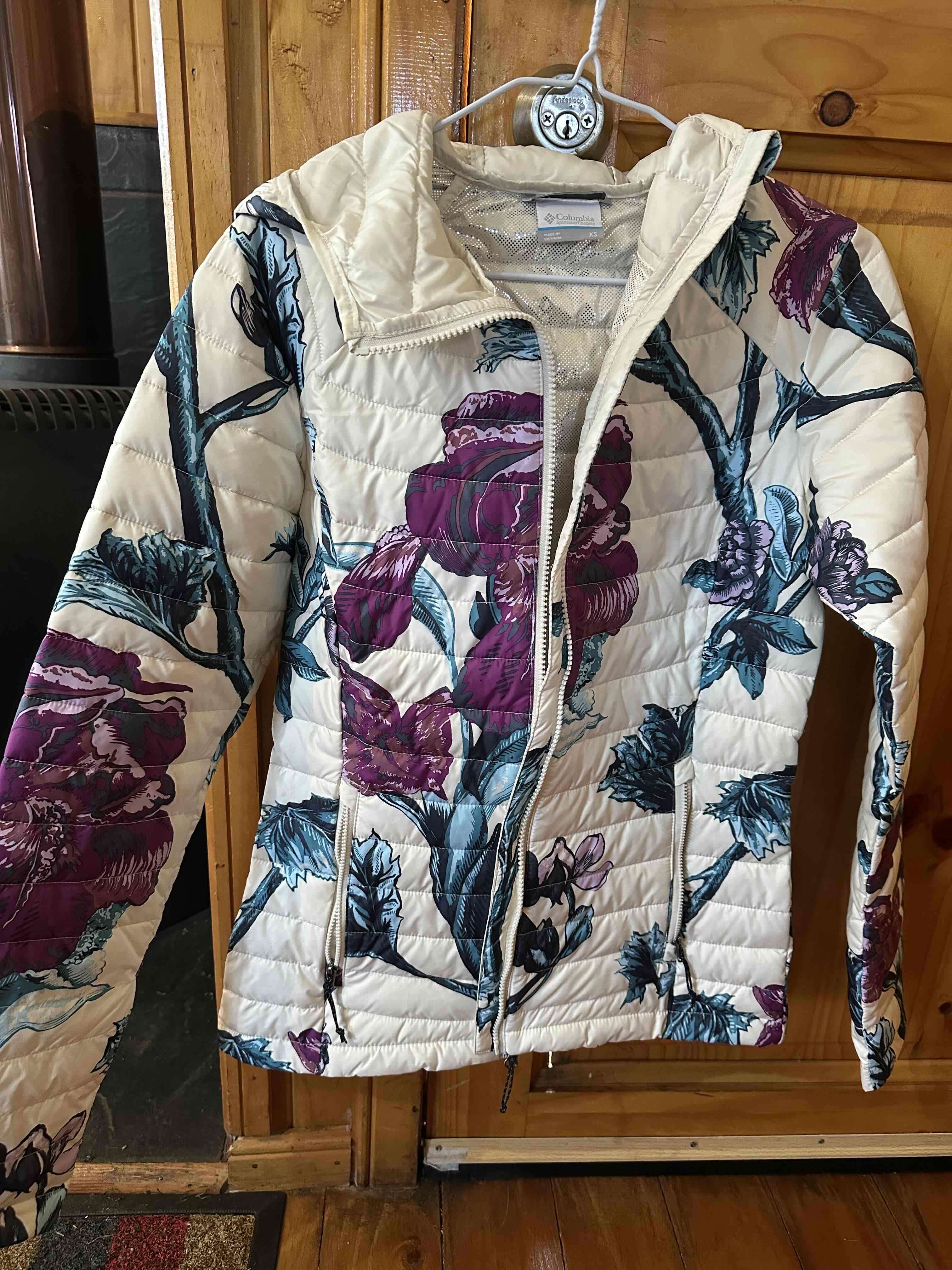 Chaqueta acolchada floral