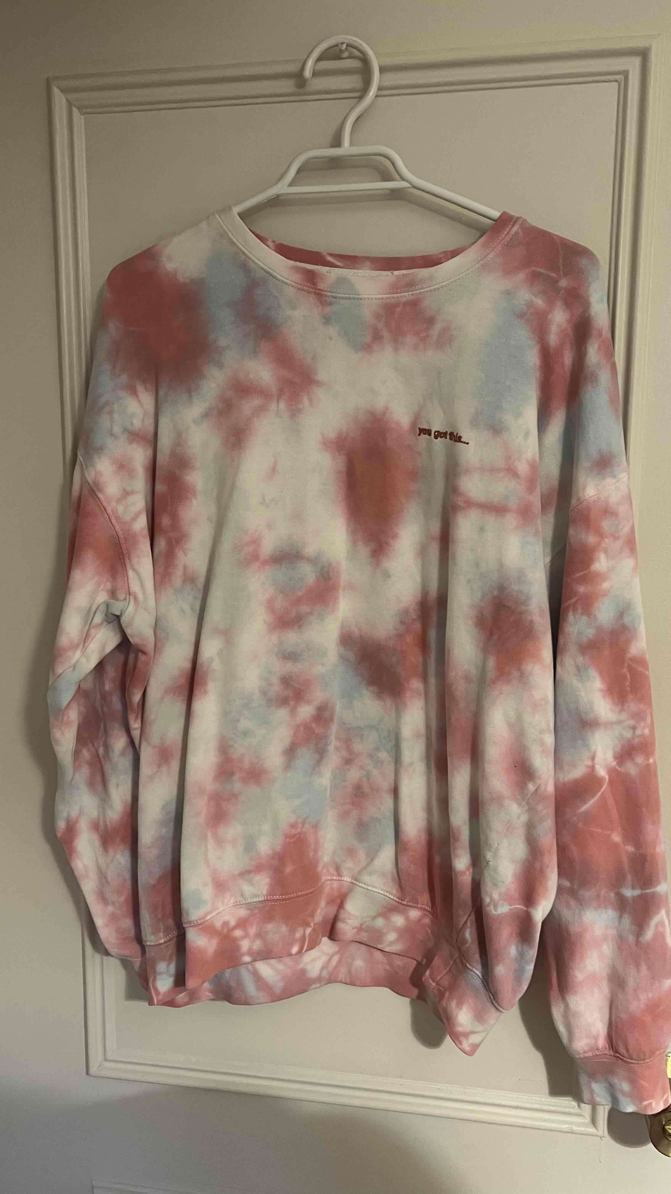 Polerón tie-dye rosado y celeste