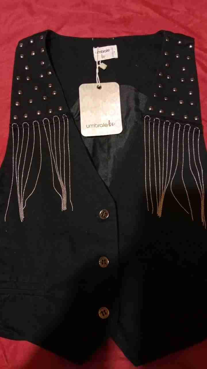 Chaleco negro con tacha y flecos brillantes - miniatura 5