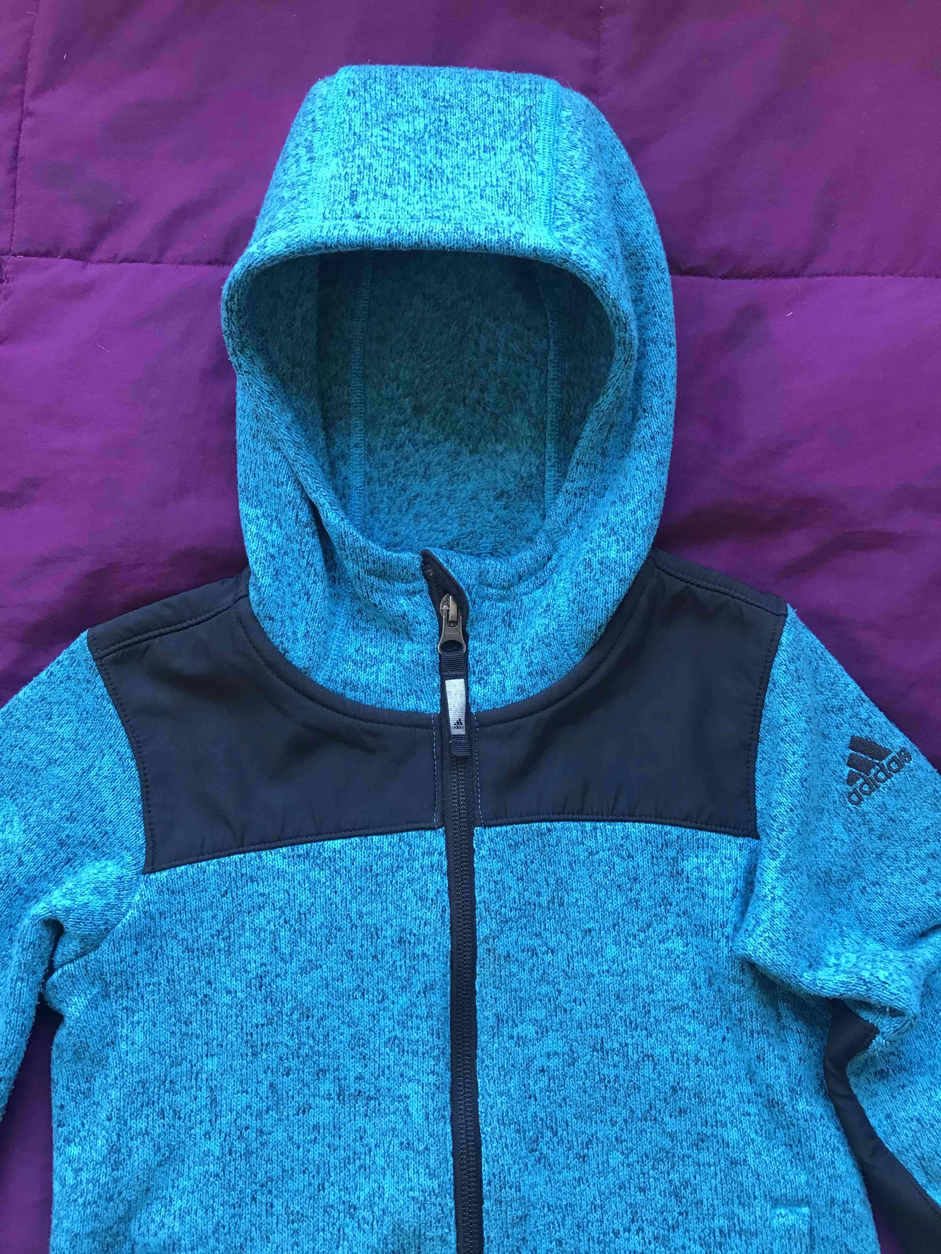 Polerón Adidas Outdoor con capucha