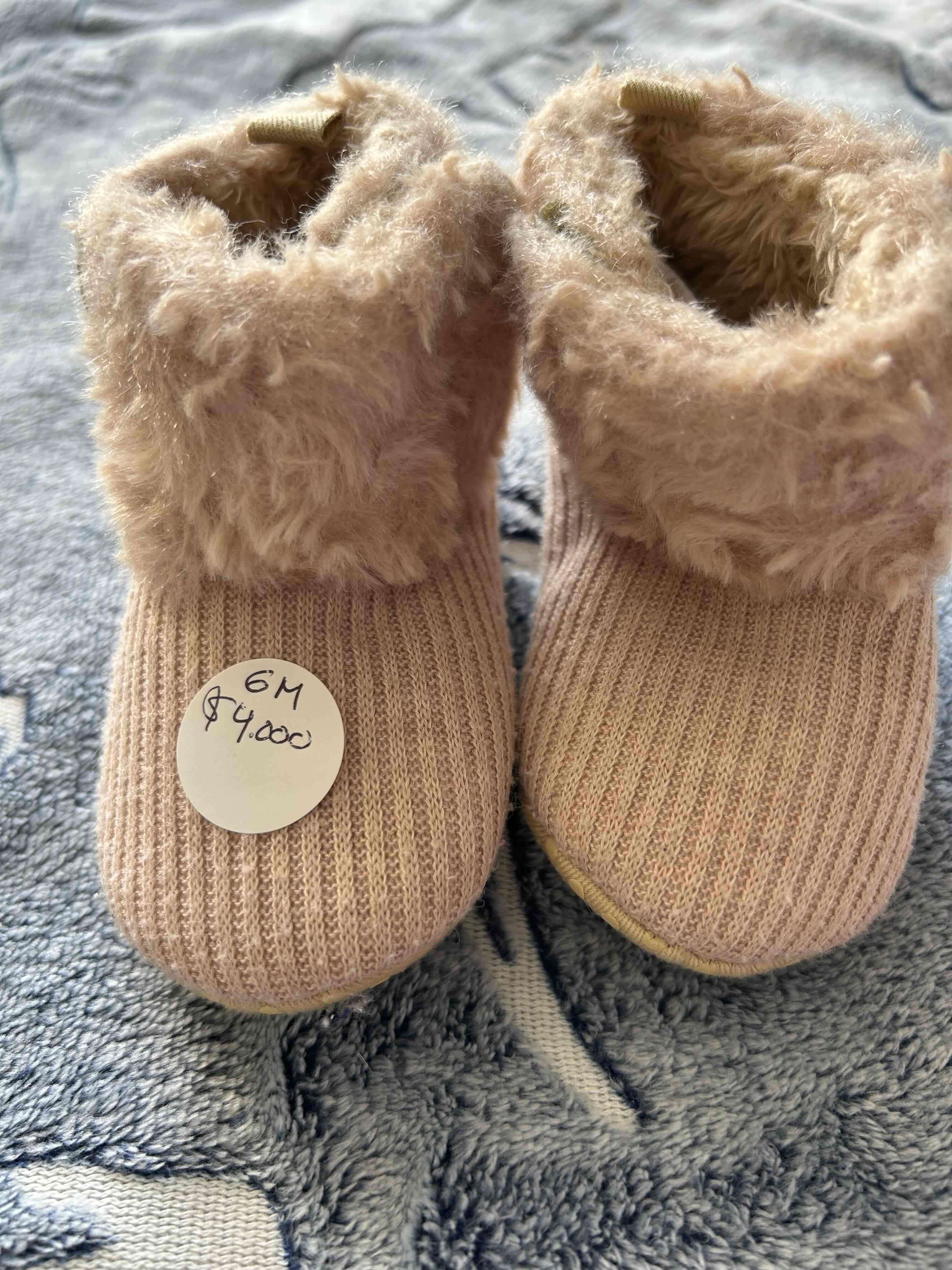 Botitas de bebé peludas