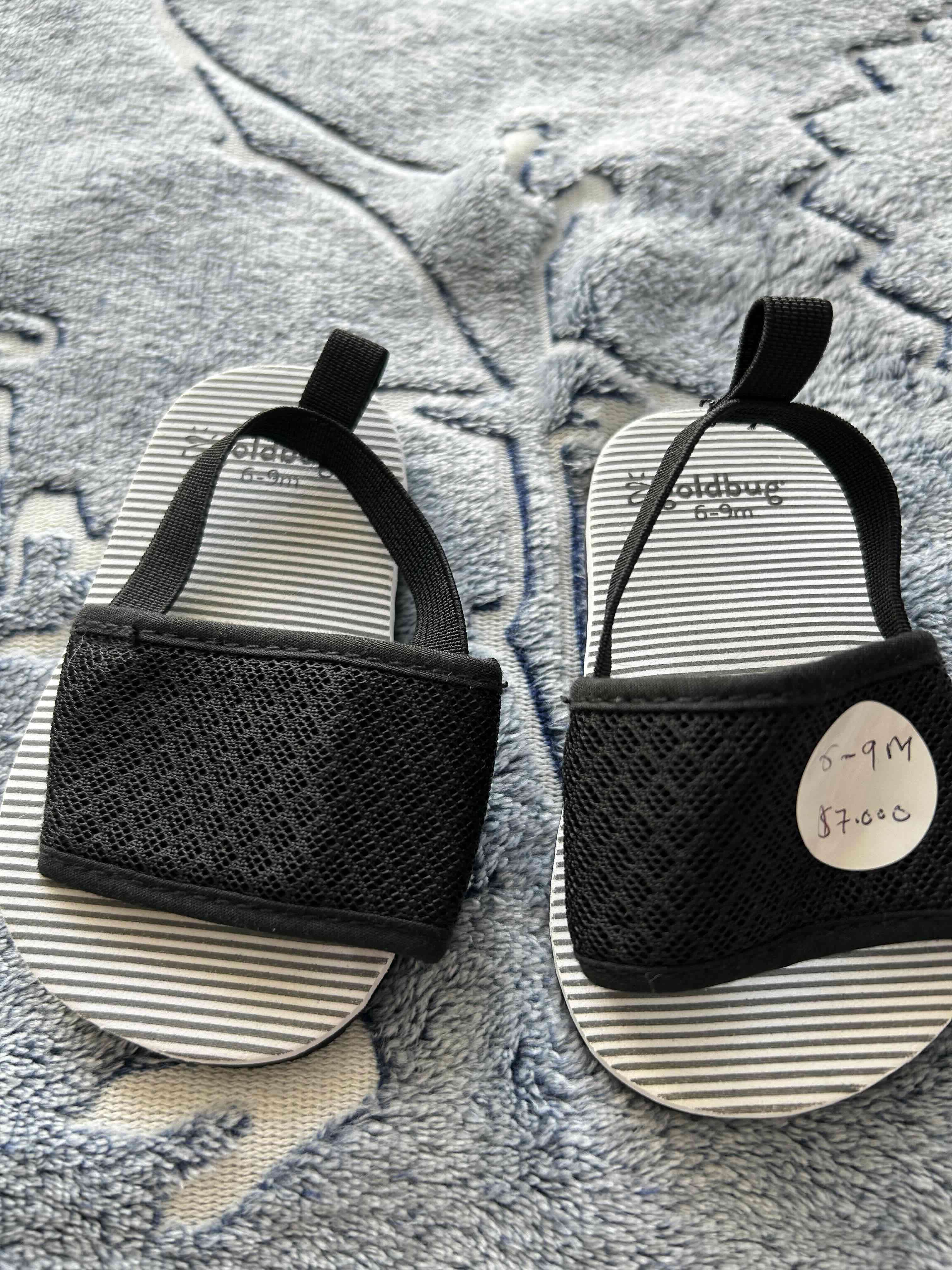 Sandalias negras para bebé